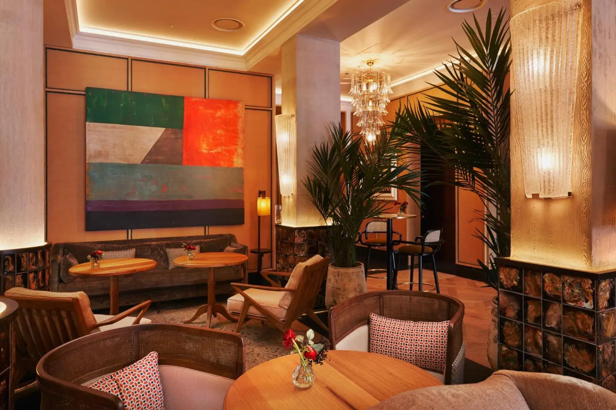 Lounge or bar in BLESS Hotel Madrid - The Leading Hotels of the World