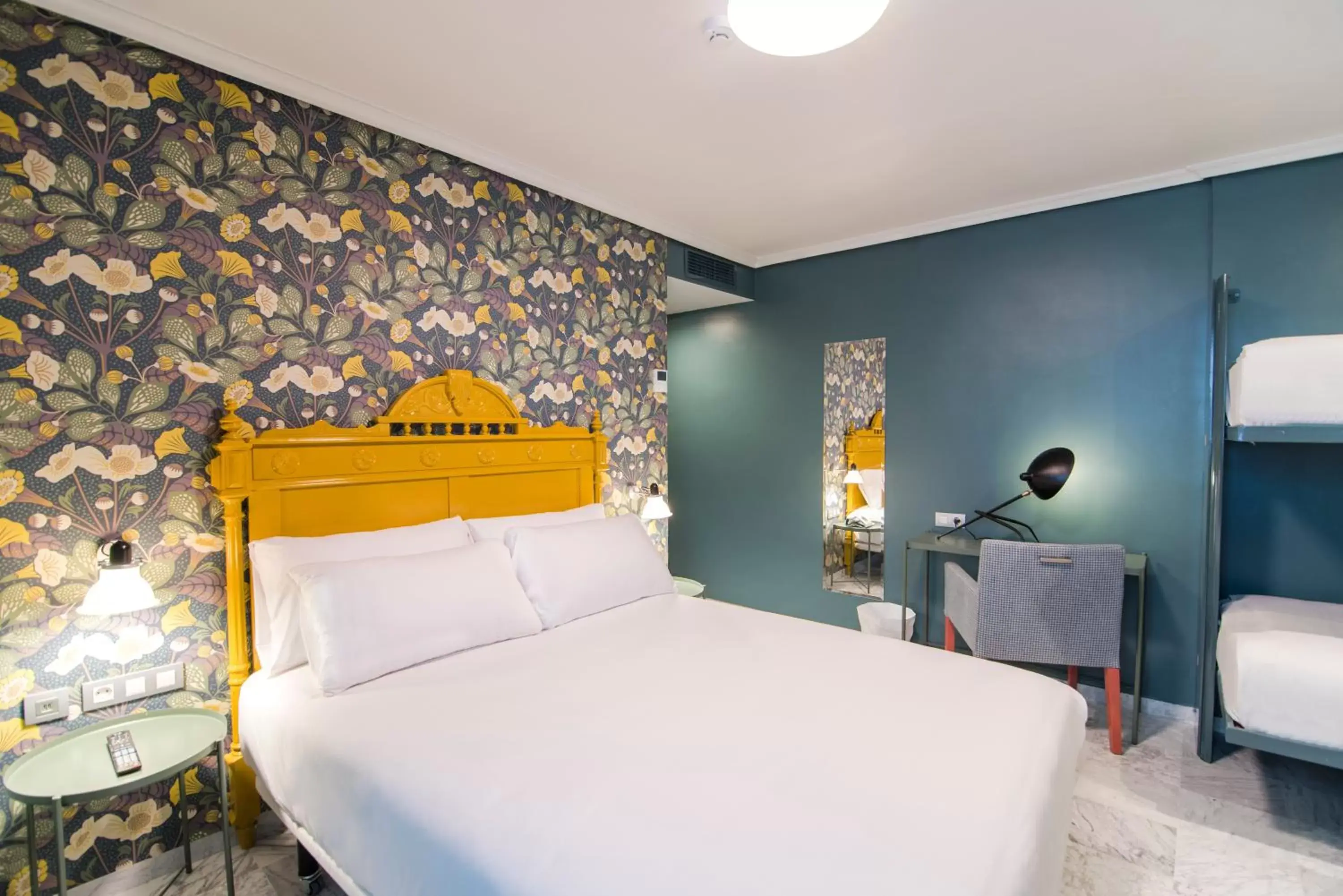 Bedroom, Bed in Petit Palace Puerta de Triana