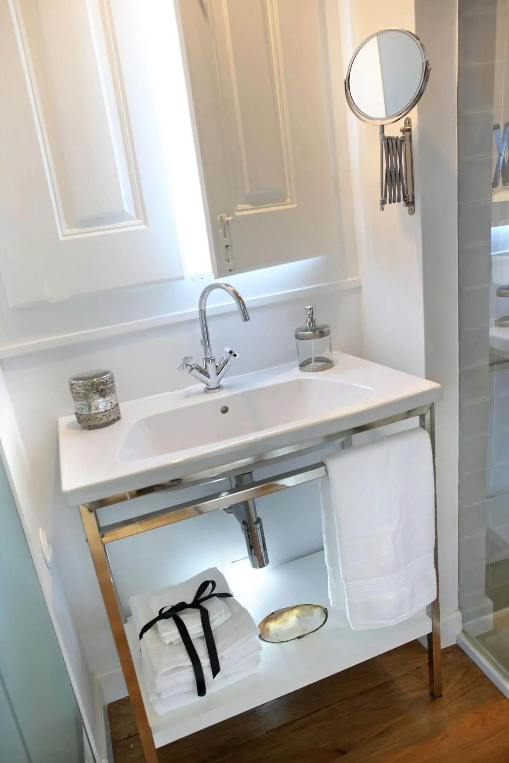 Bathroom in Águamel Sintra, Boutique Guest House Bathroom in Águamel Sintra, Boutique Guest House