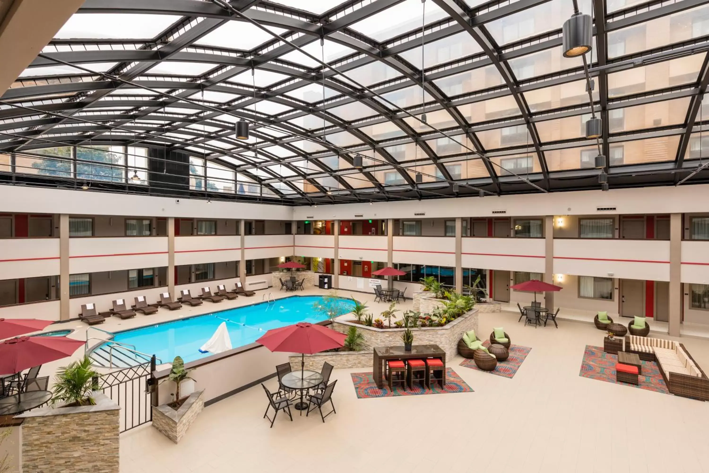Swimming Pool in Brookfield- Milwaukee Hotel