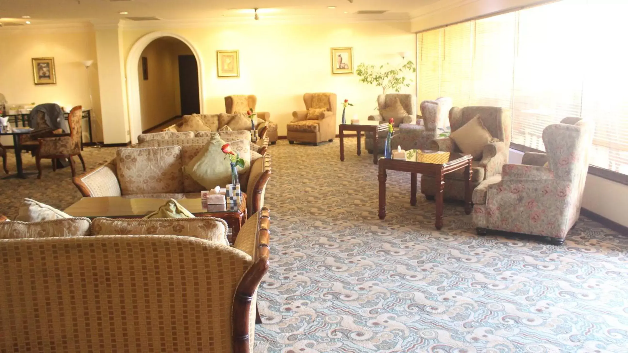 Restaurant/places to eat in The Convention Center & Royal Suites Hotel Restaurant/places to eat in The Convention Center & Royal Suites Hotel