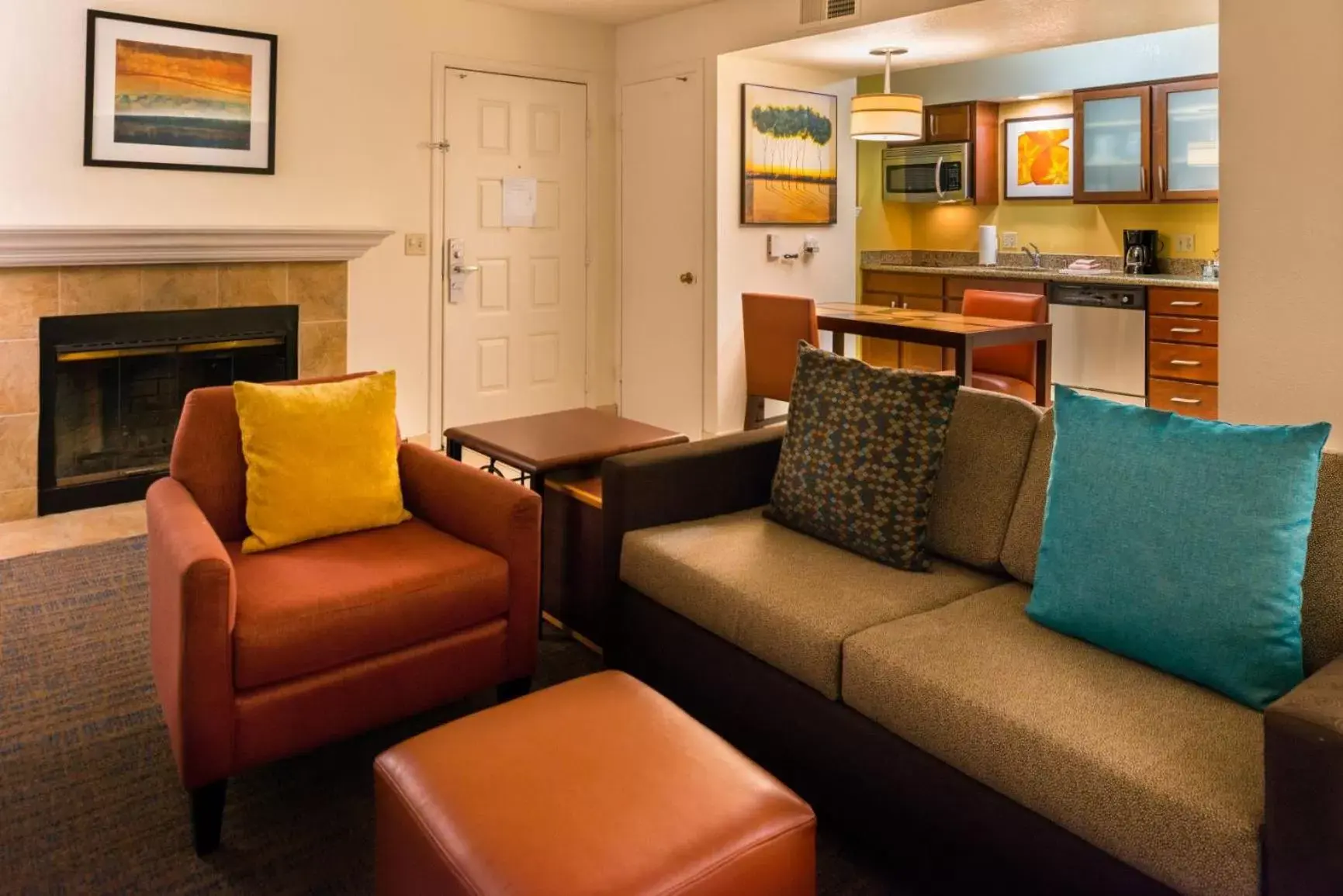 Living room, Seating Area in Residence Inn by Marriott Oxnard River Ridge