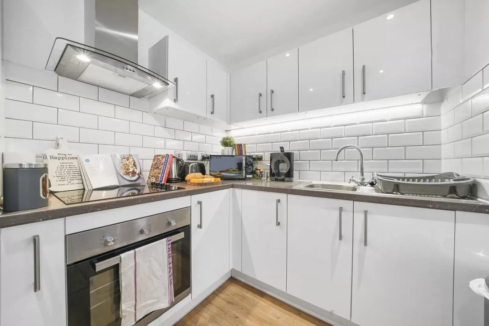 Kitchen or kitchenette, Kitchen/Kitchenette in Onyx O2 Arena Brindley Place Broad Street Large Spacious Apartment