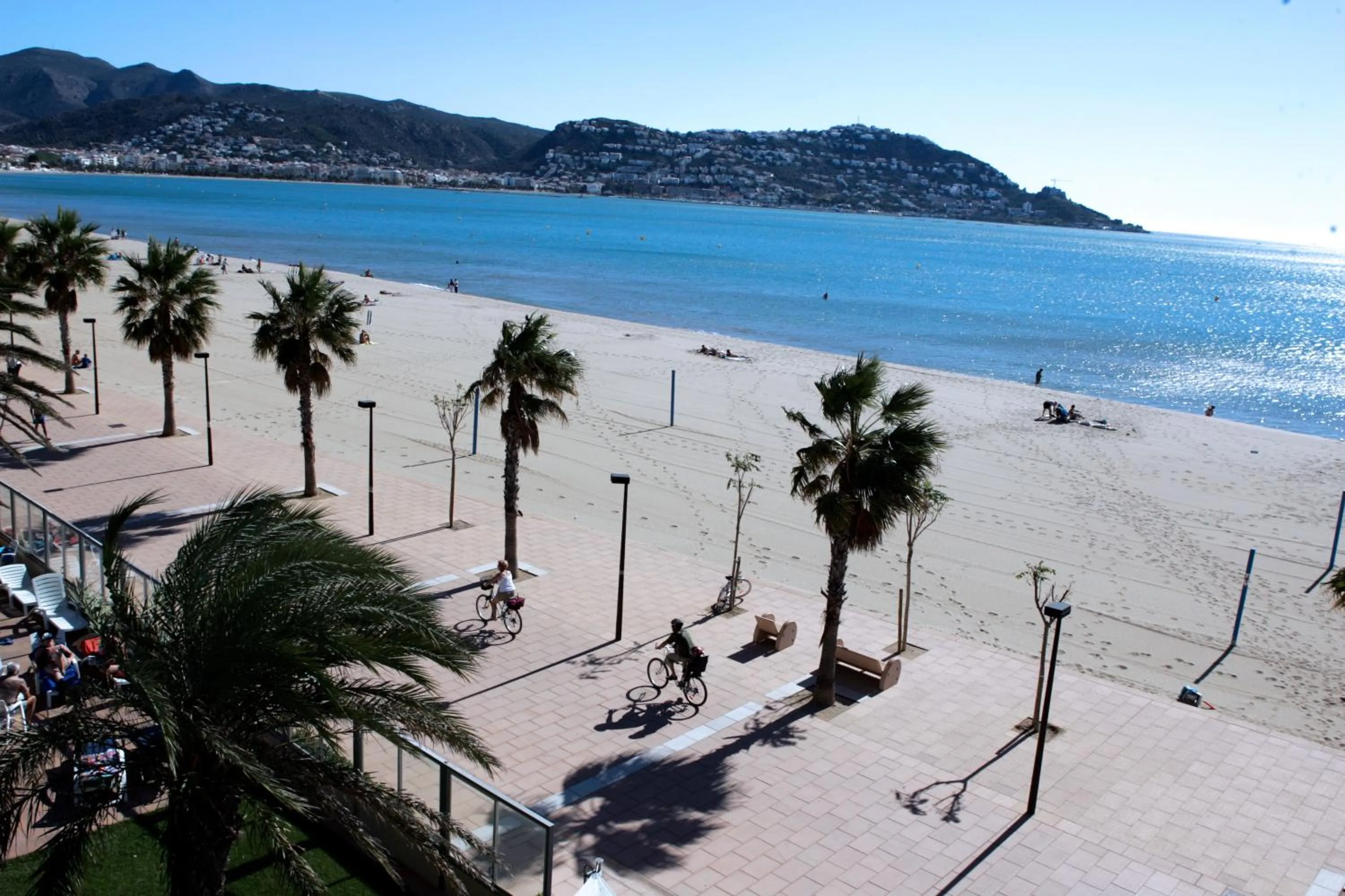 Activities in Hotel Monterrey Roses by Pierre & Vacances