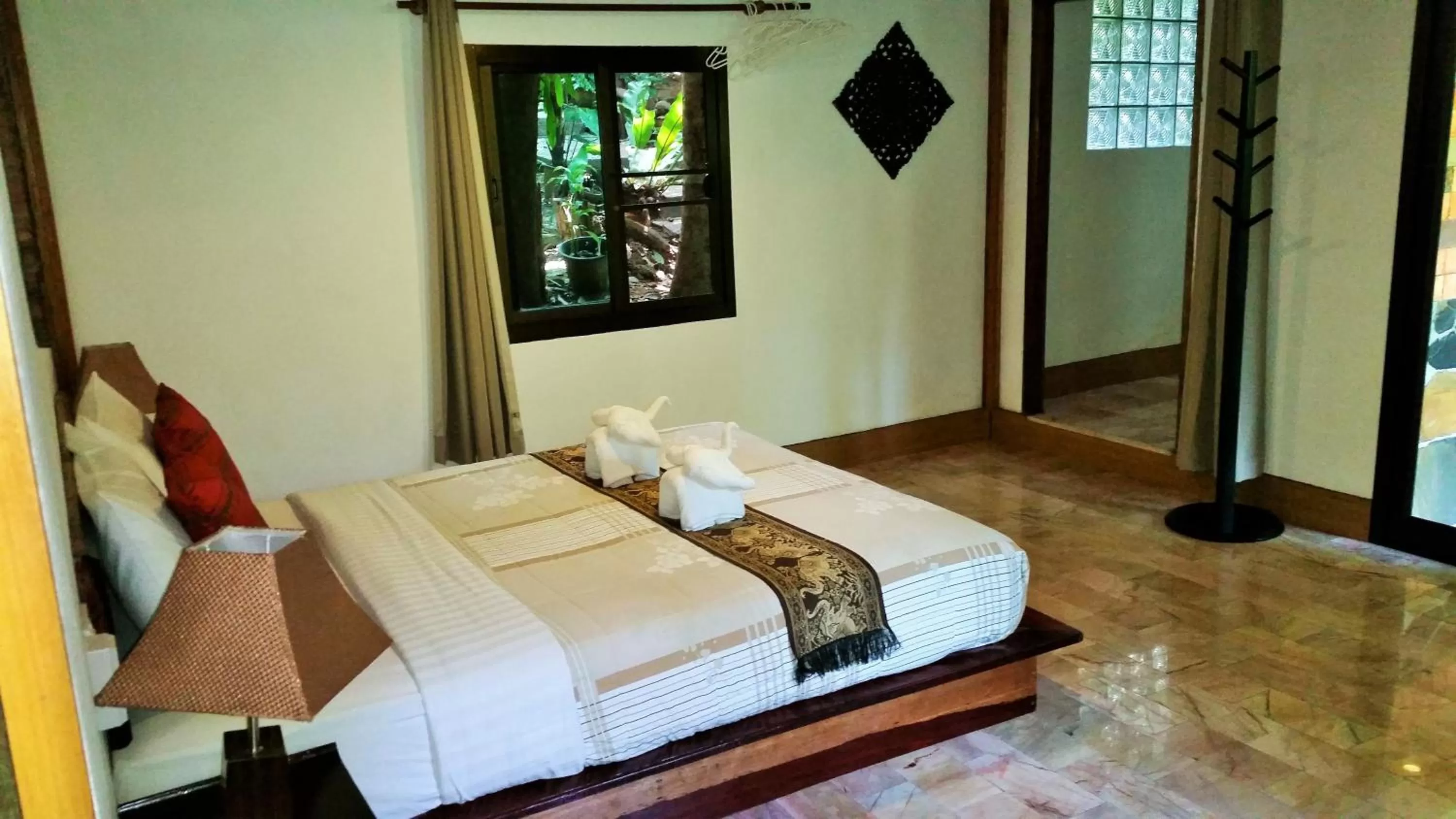 Photo of the whole room, Bed in Khao Sok Las Orquideas Resort