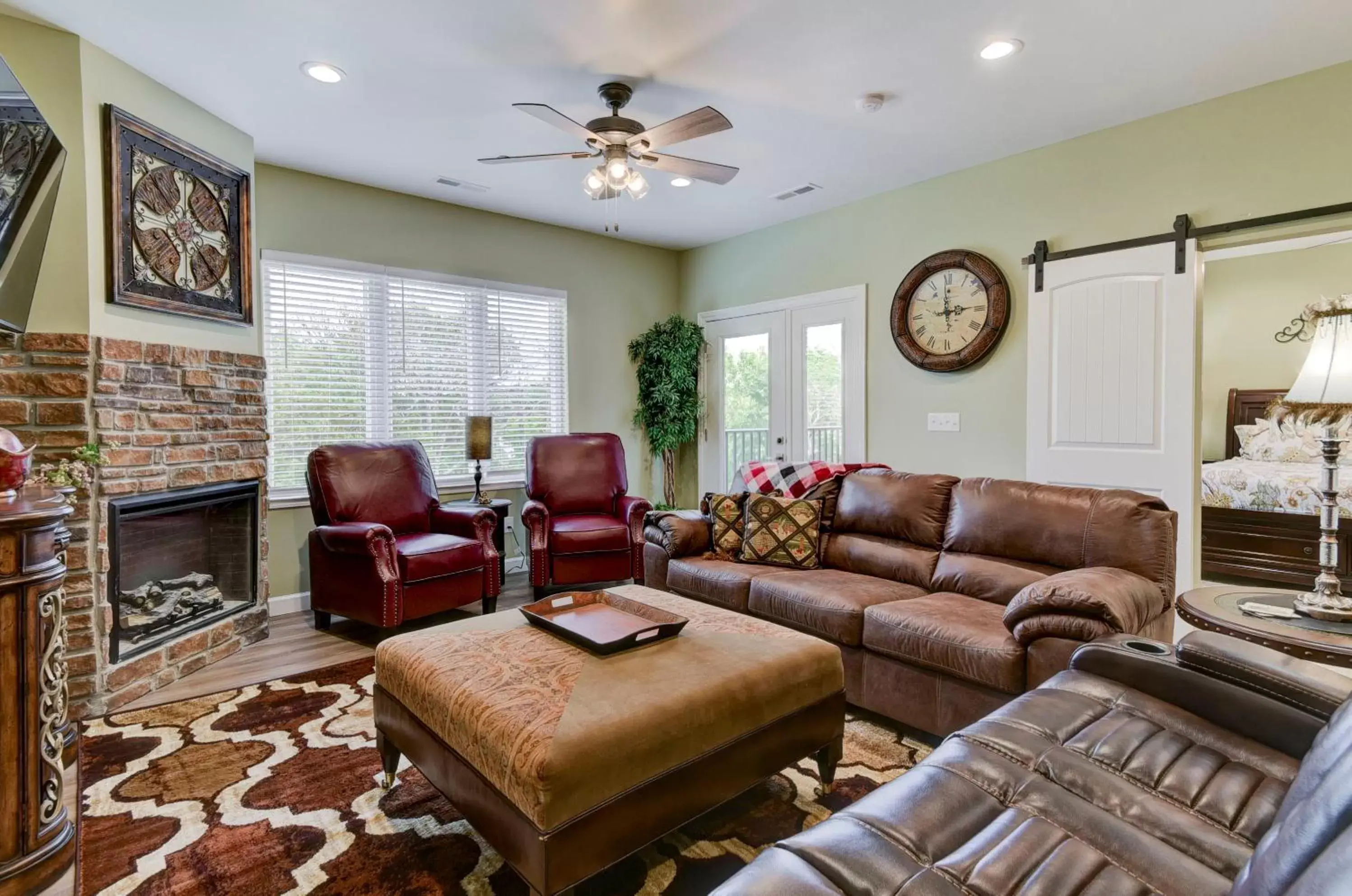 Seating Area in Luxury Condos at Thousand Hills - Branson -Beautifully Remodeled