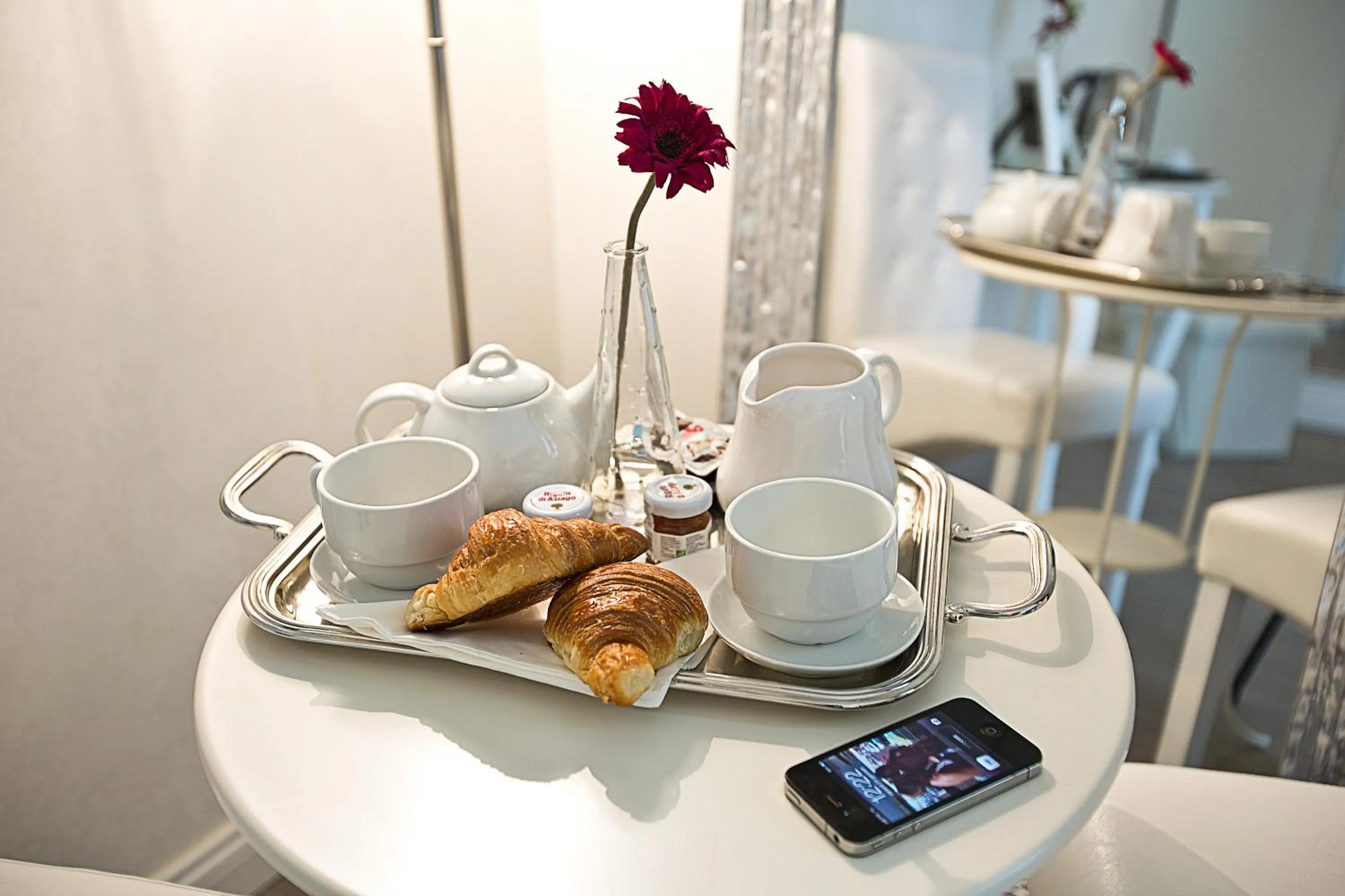Dining area in Rome Key Home
