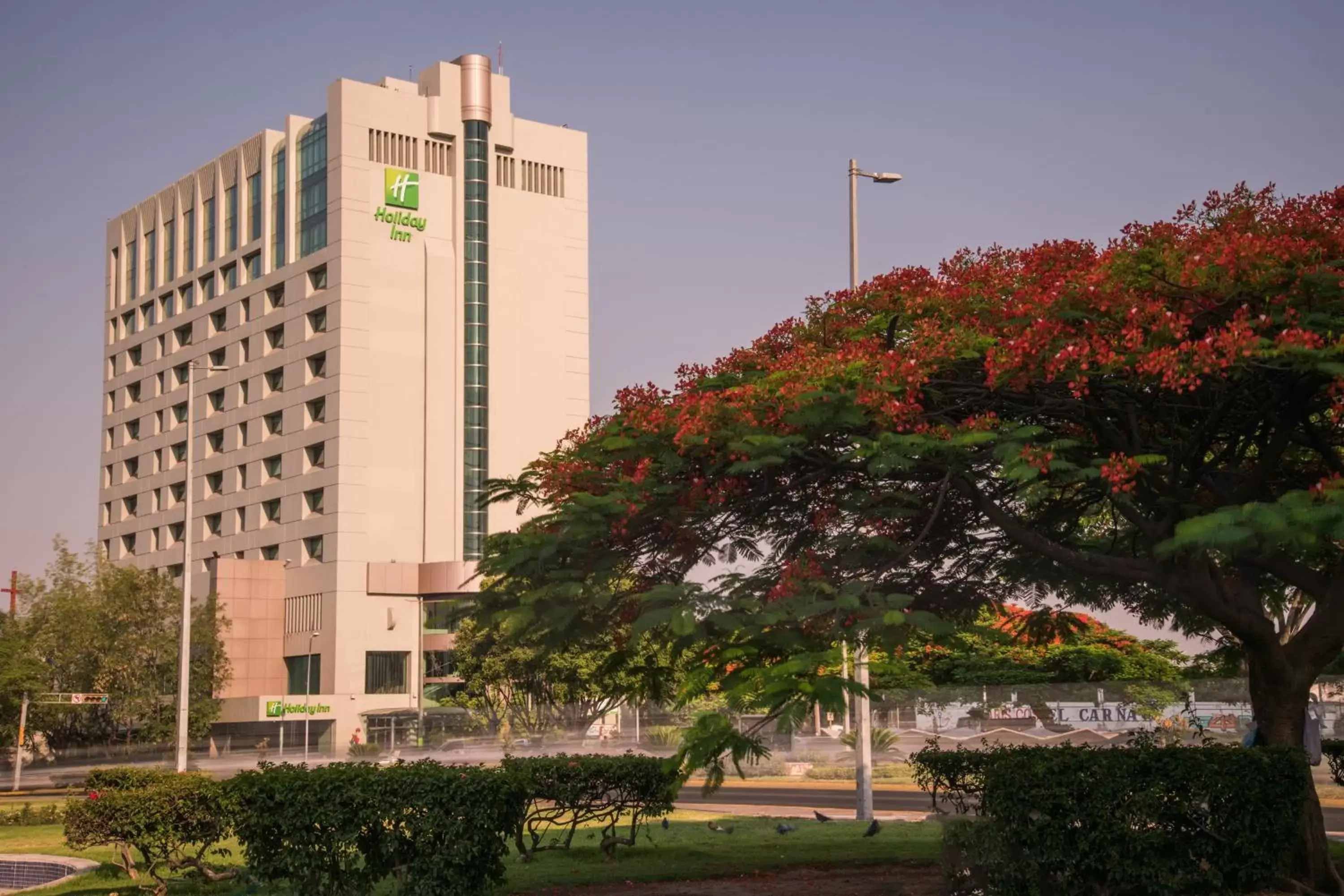 Property building in Holiday Inn Guadalajara Select by IHG Property building in Holiday Inn Guadalajara Select by IHG