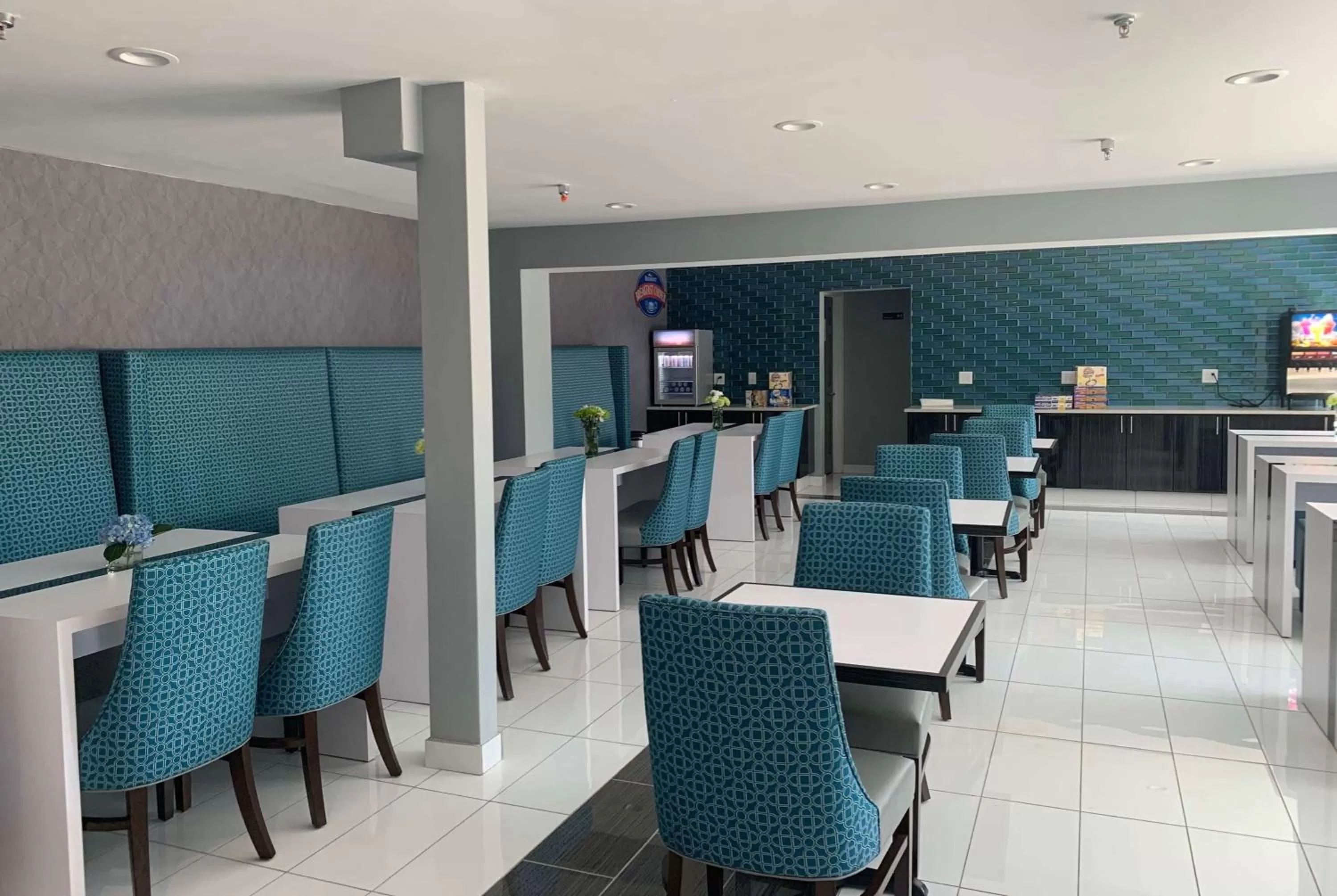 Restaurant/places to eat in University Inn & Suites