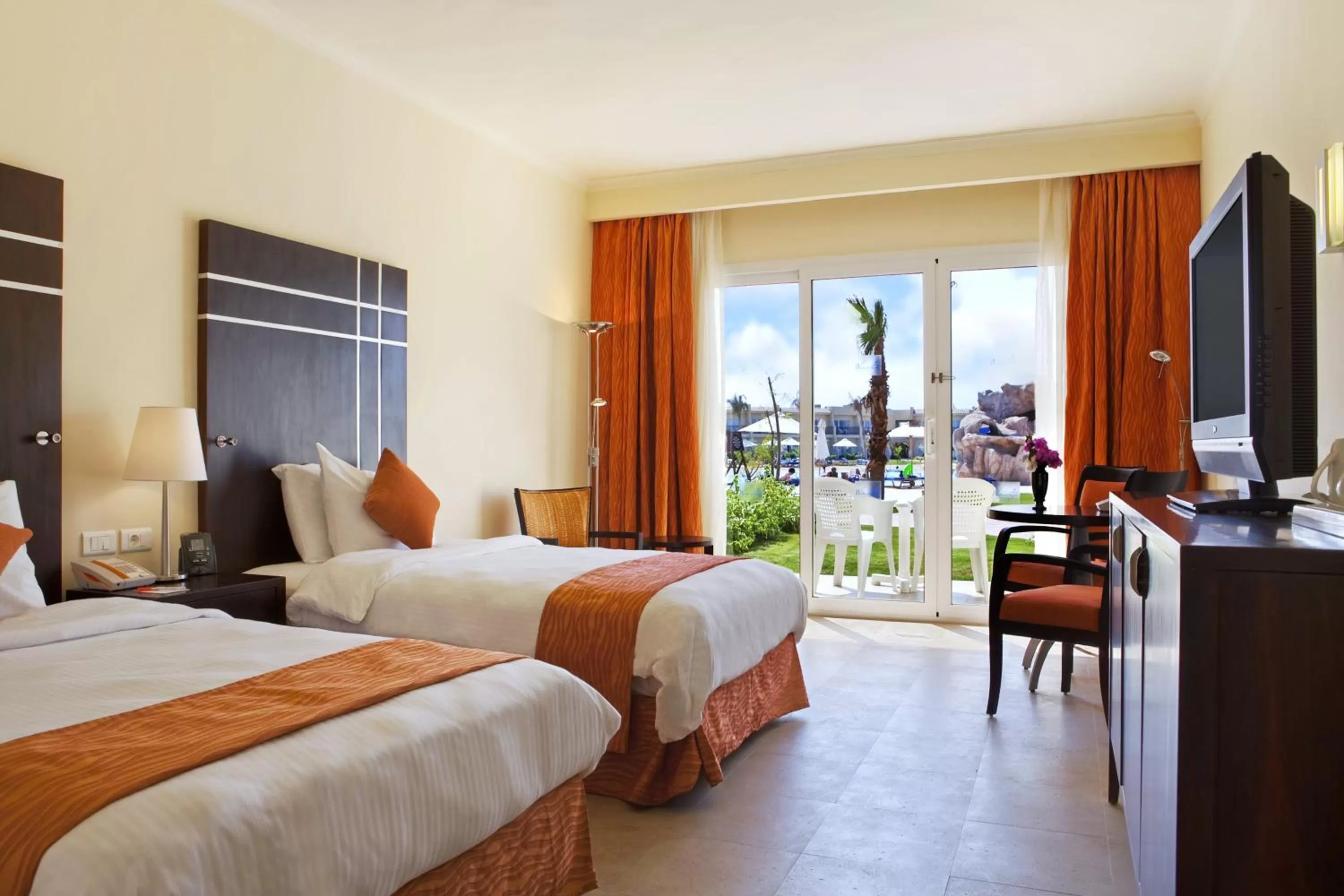 Twin Guest Room - Mobility Access in DoubleTree by Hilton Sharks Bay Resort