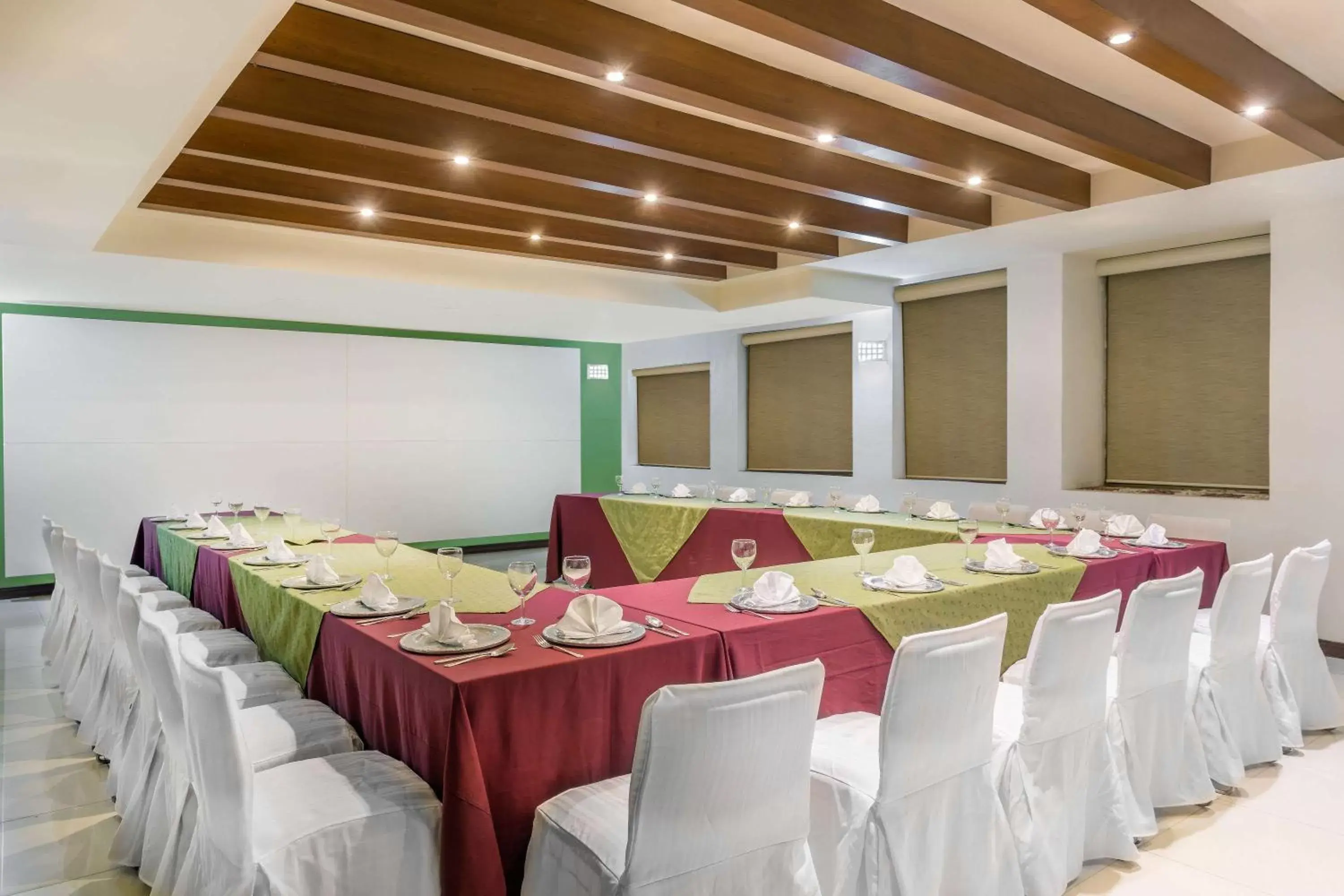 On site, Banquet Facilities in Wyndham Garden Obregon