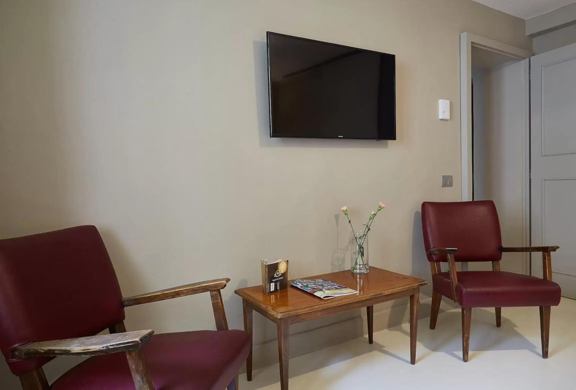 Double or Twin Room in Numa Florence Palazzo San Niccolò Double or Twin Room in Numa Florence Palazzo San Niccolò