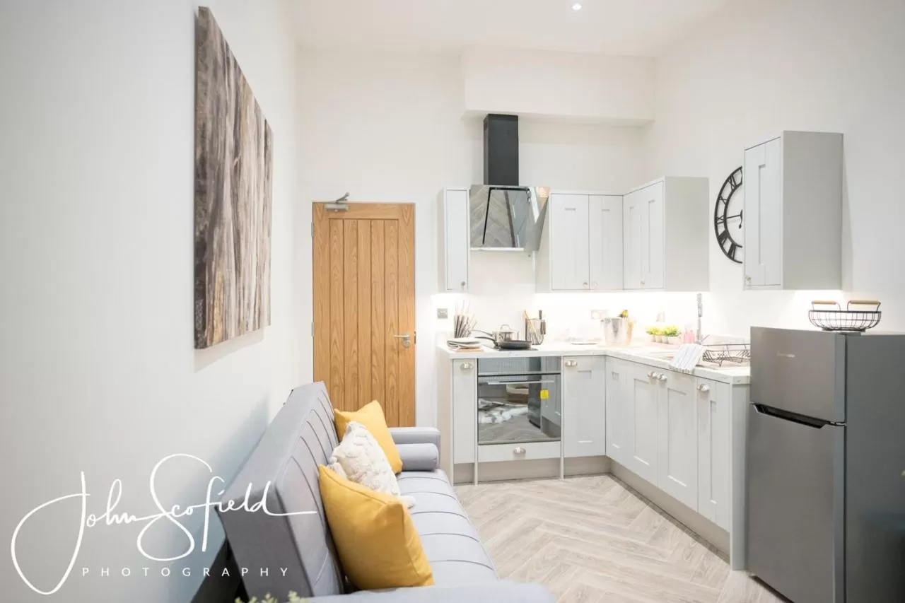 Kitchen/Kitchenette in Boutique Nights