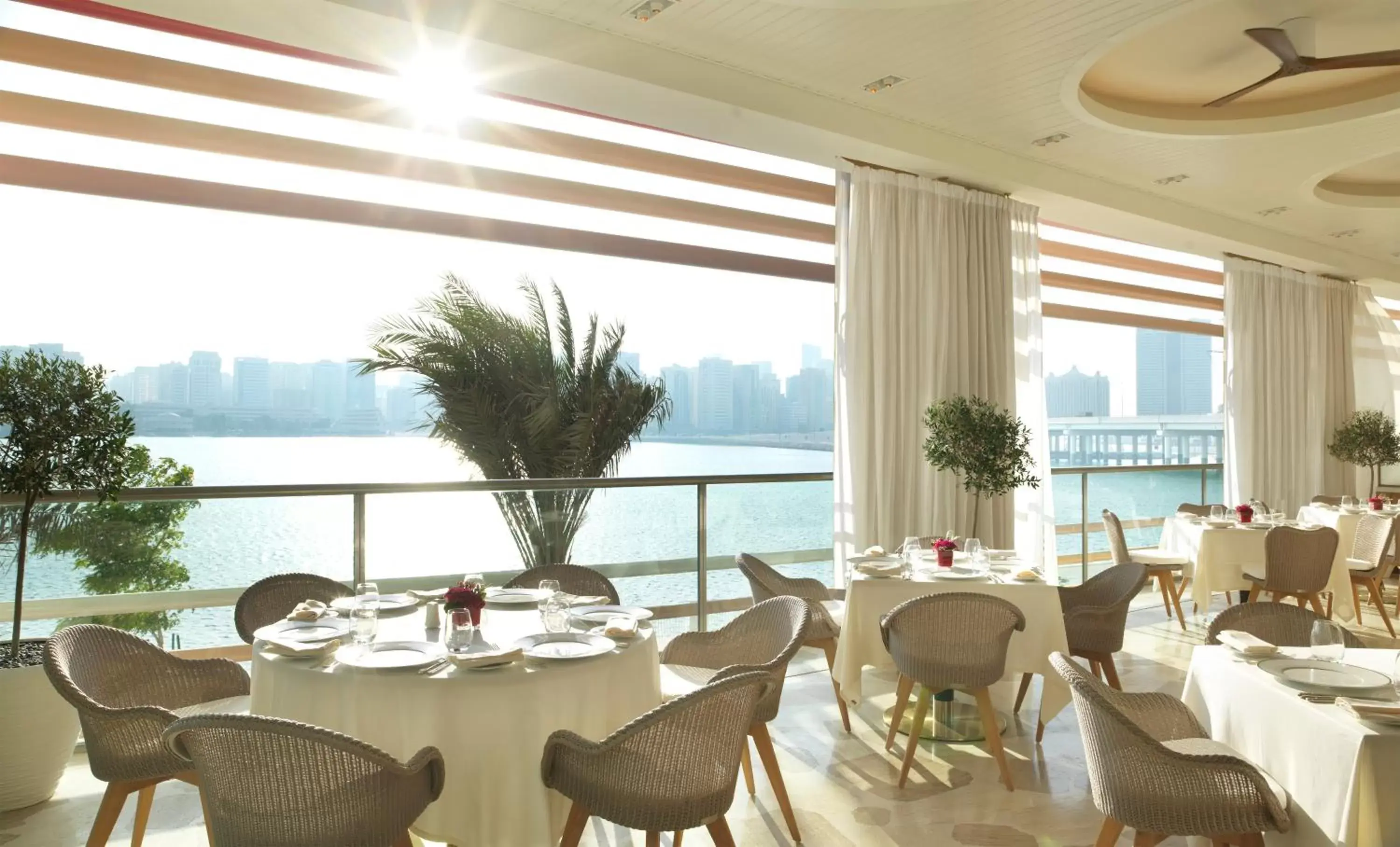 Restaurant/Places to Eat in Four Seasons Hotel Abu Dhabi at Al Maryah Island