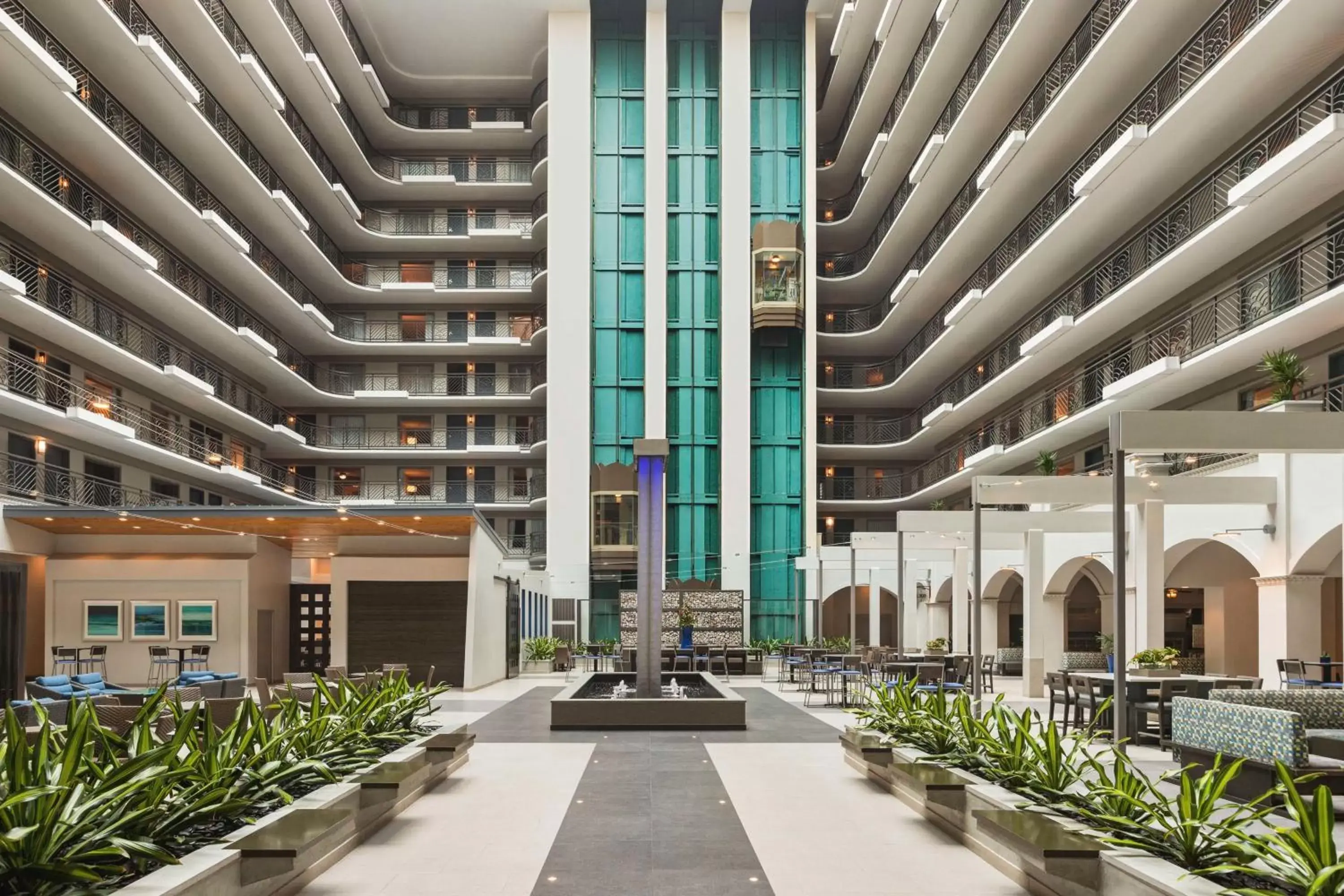 Lobby or reception in Embassy Suites by Hilton Miami International Airport