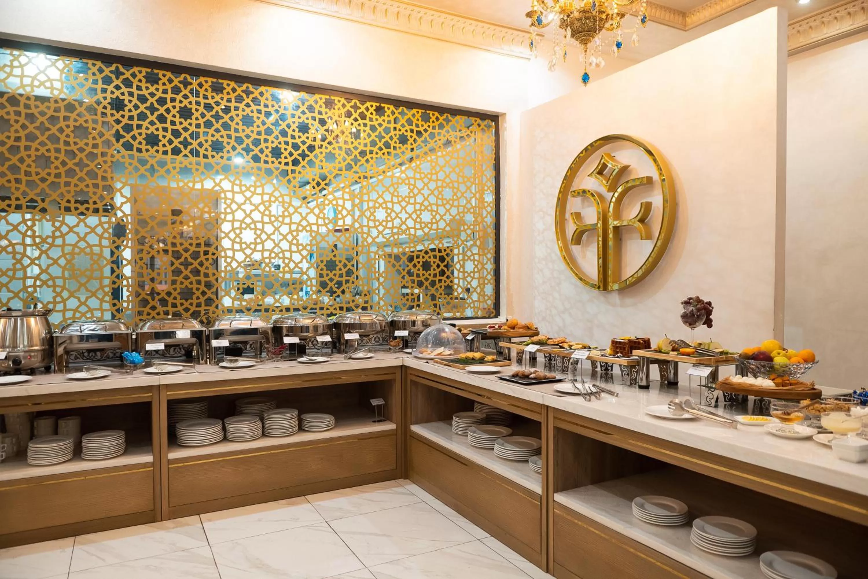 Restaurant/Places to Eat in Tauke Khan Plaza