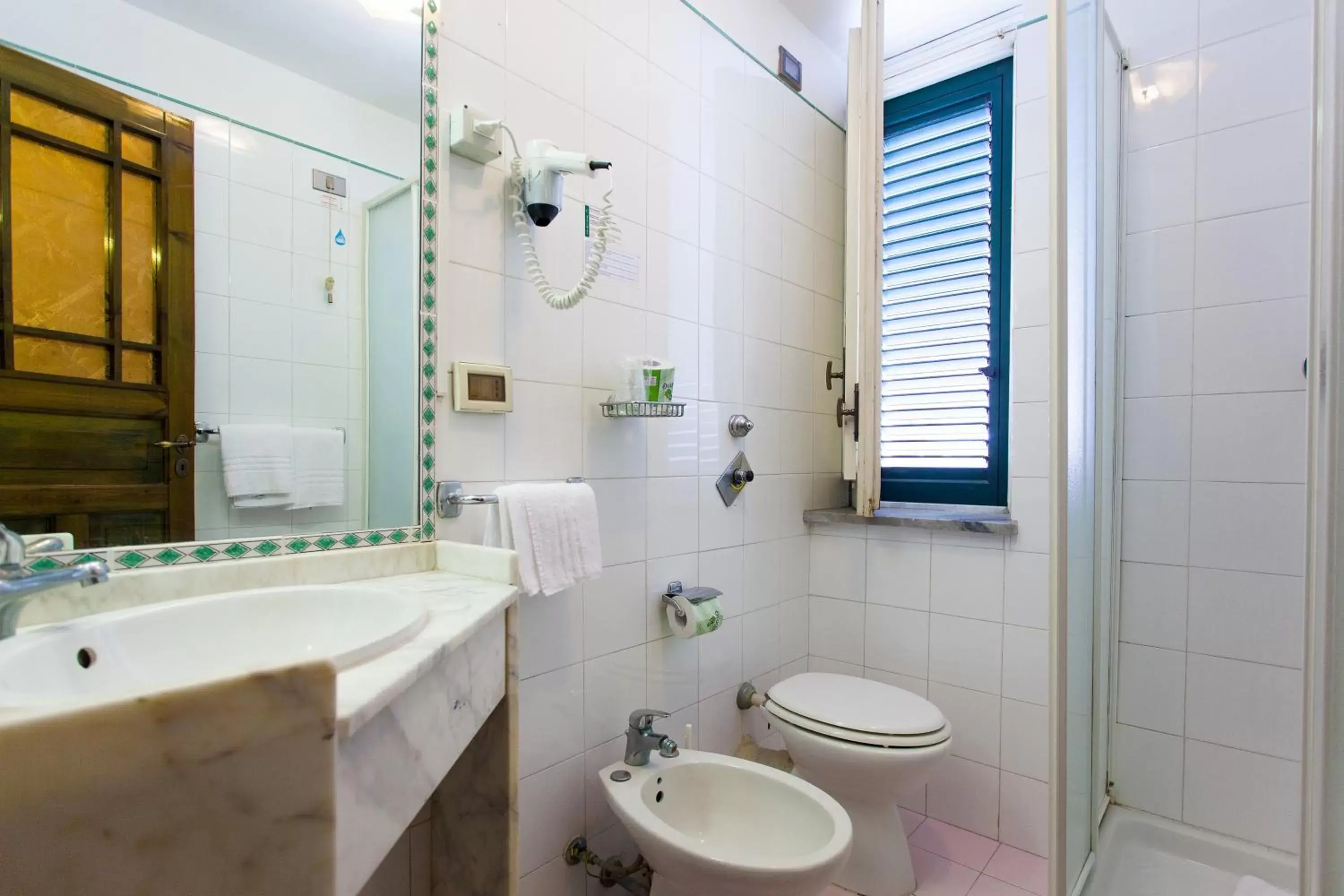 Bathroom in Hotel Villa d'Amato