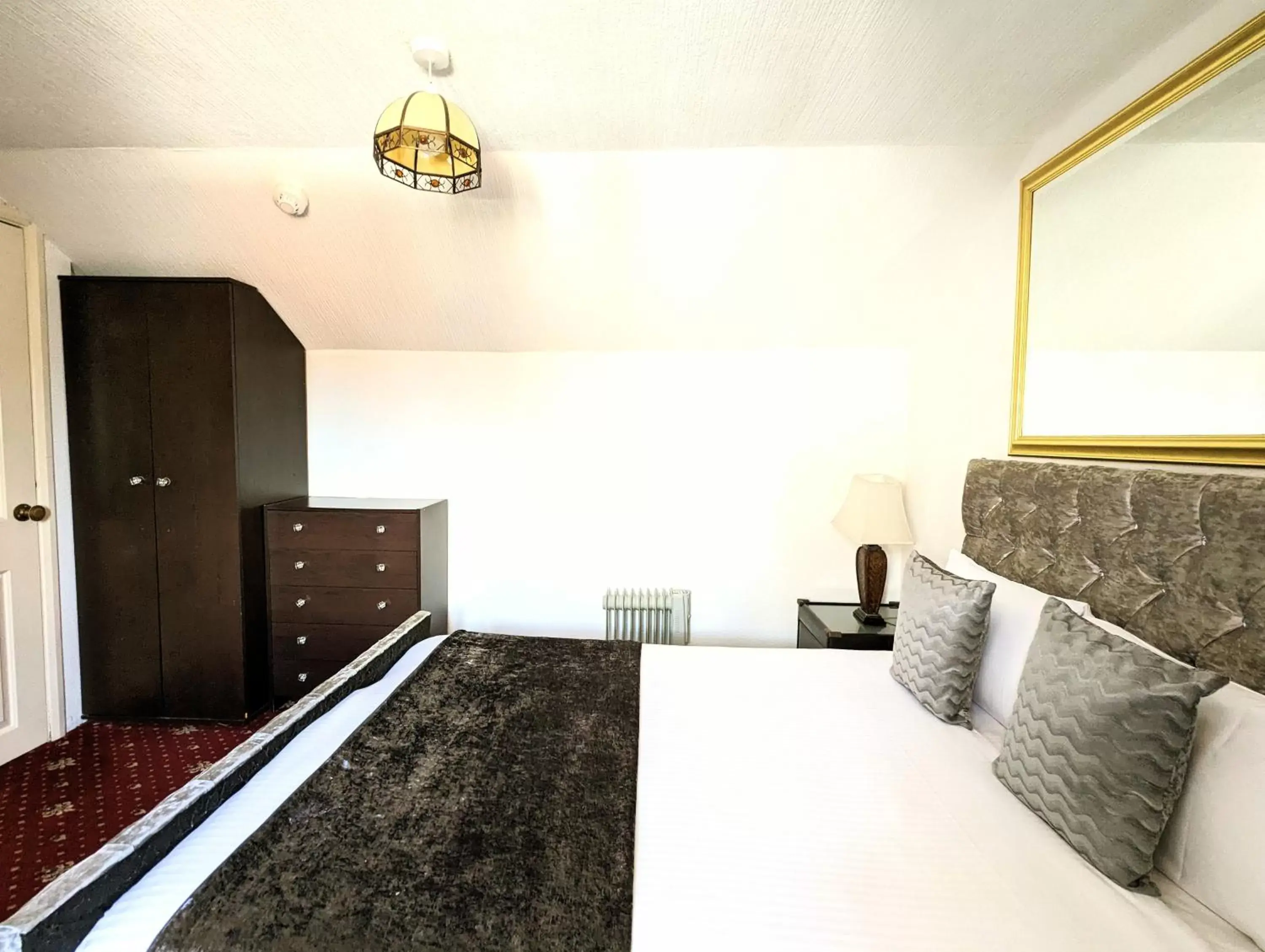 Bedroom in Brookside Hotel & Restaurant