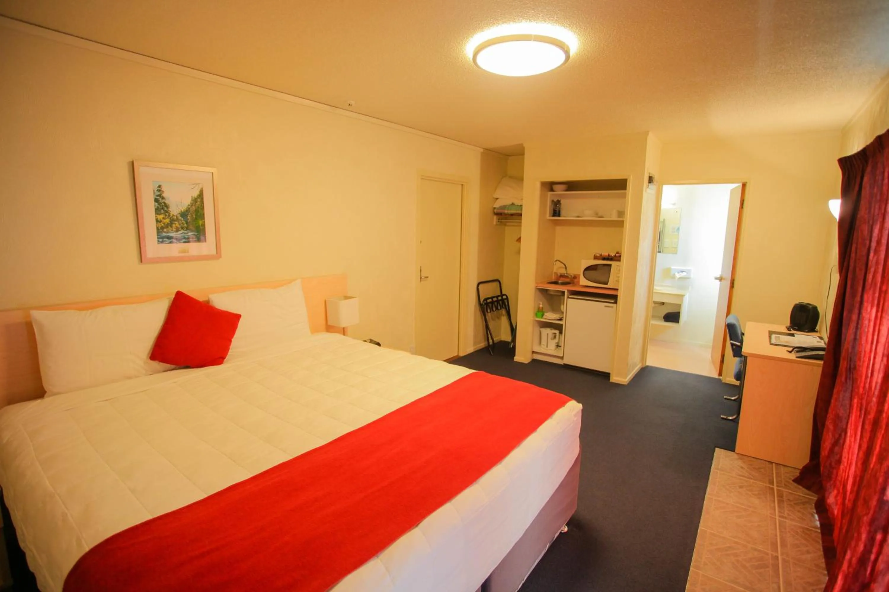 Bed in Abbots Hamilton – Hotel and Conference Centre