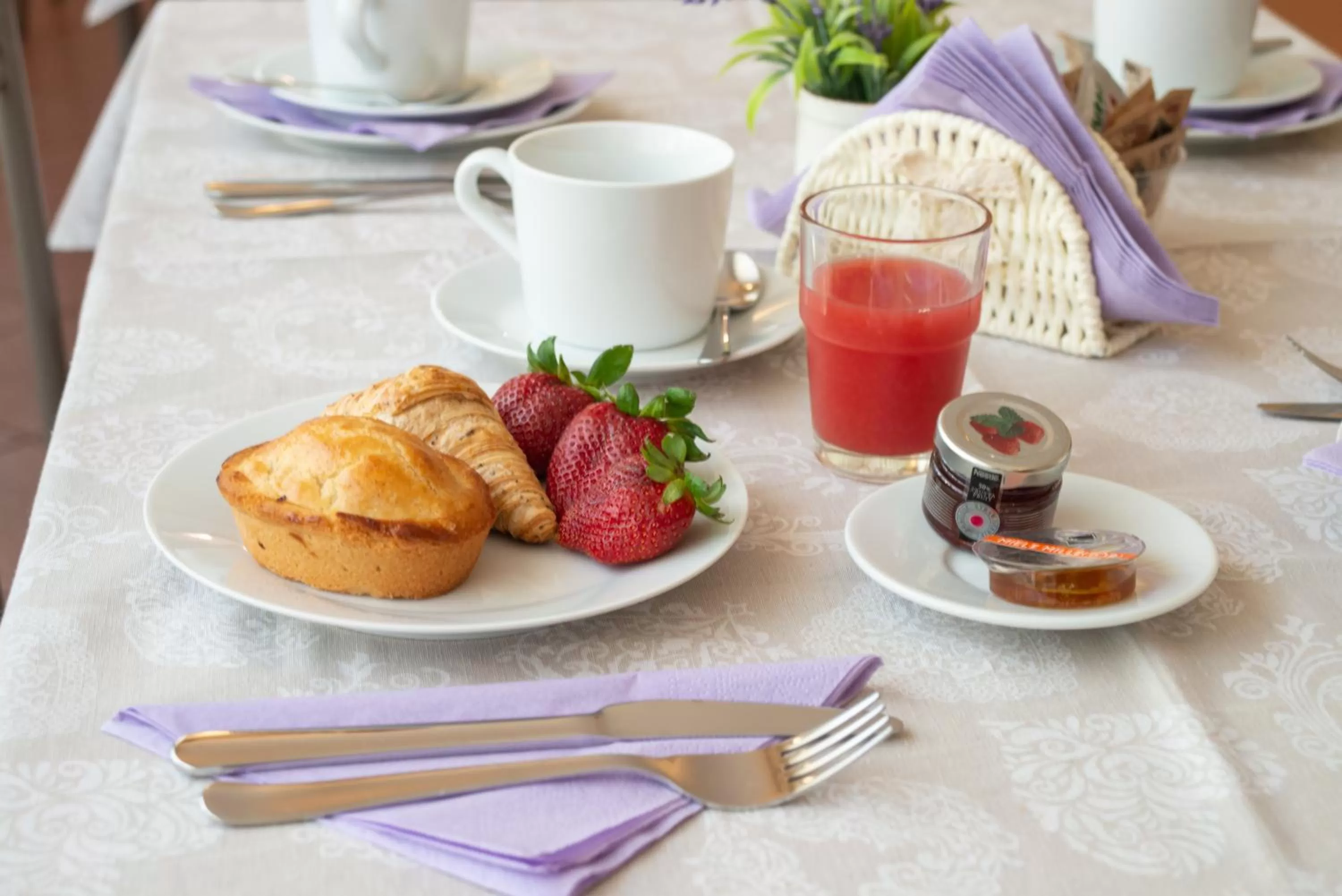 Buffet breakfast in Villa Domus Salento Suites & Rooms con parcheggio privato in loco