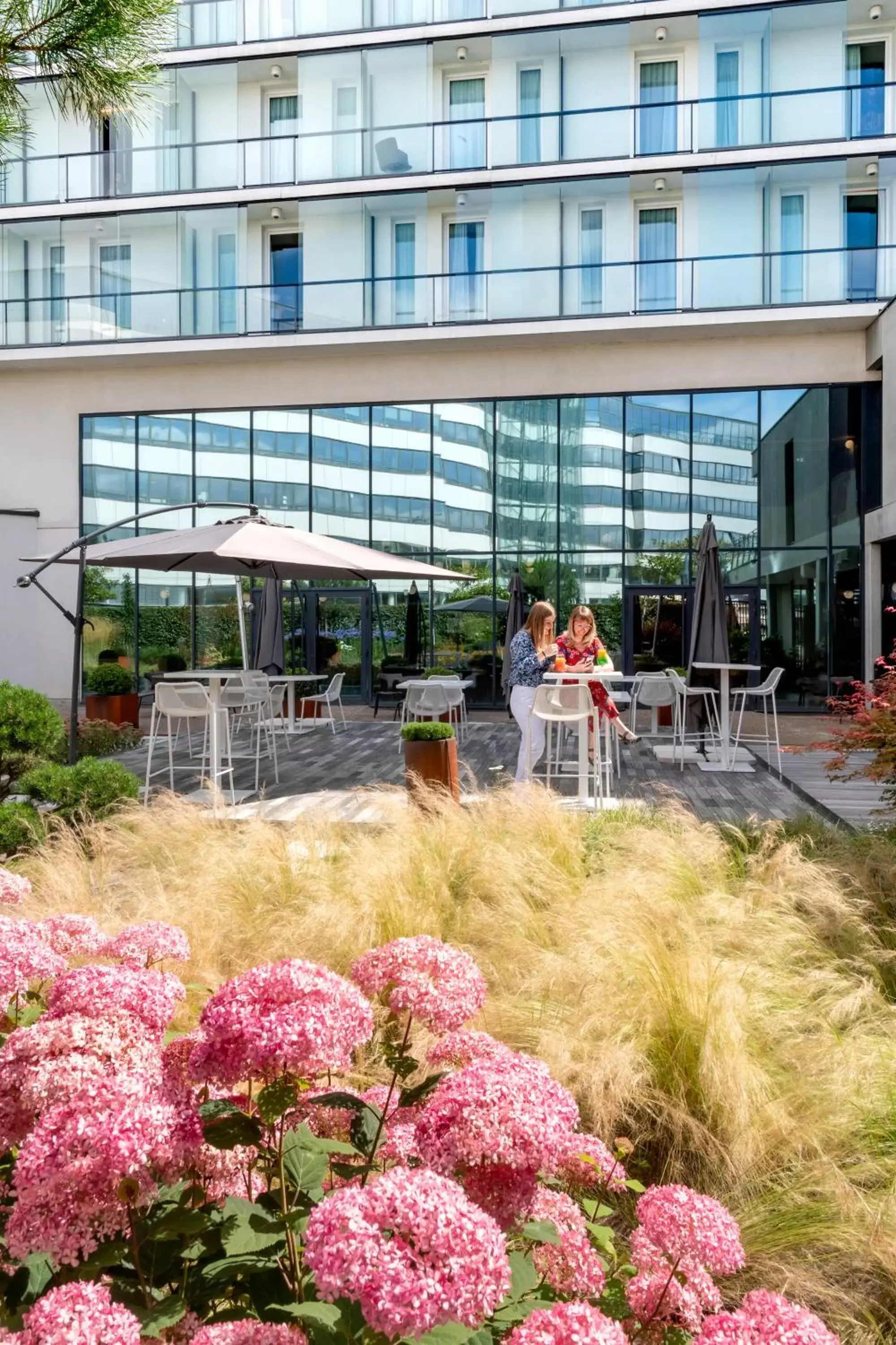 Patio in Novotel Le Havre Centre Gare