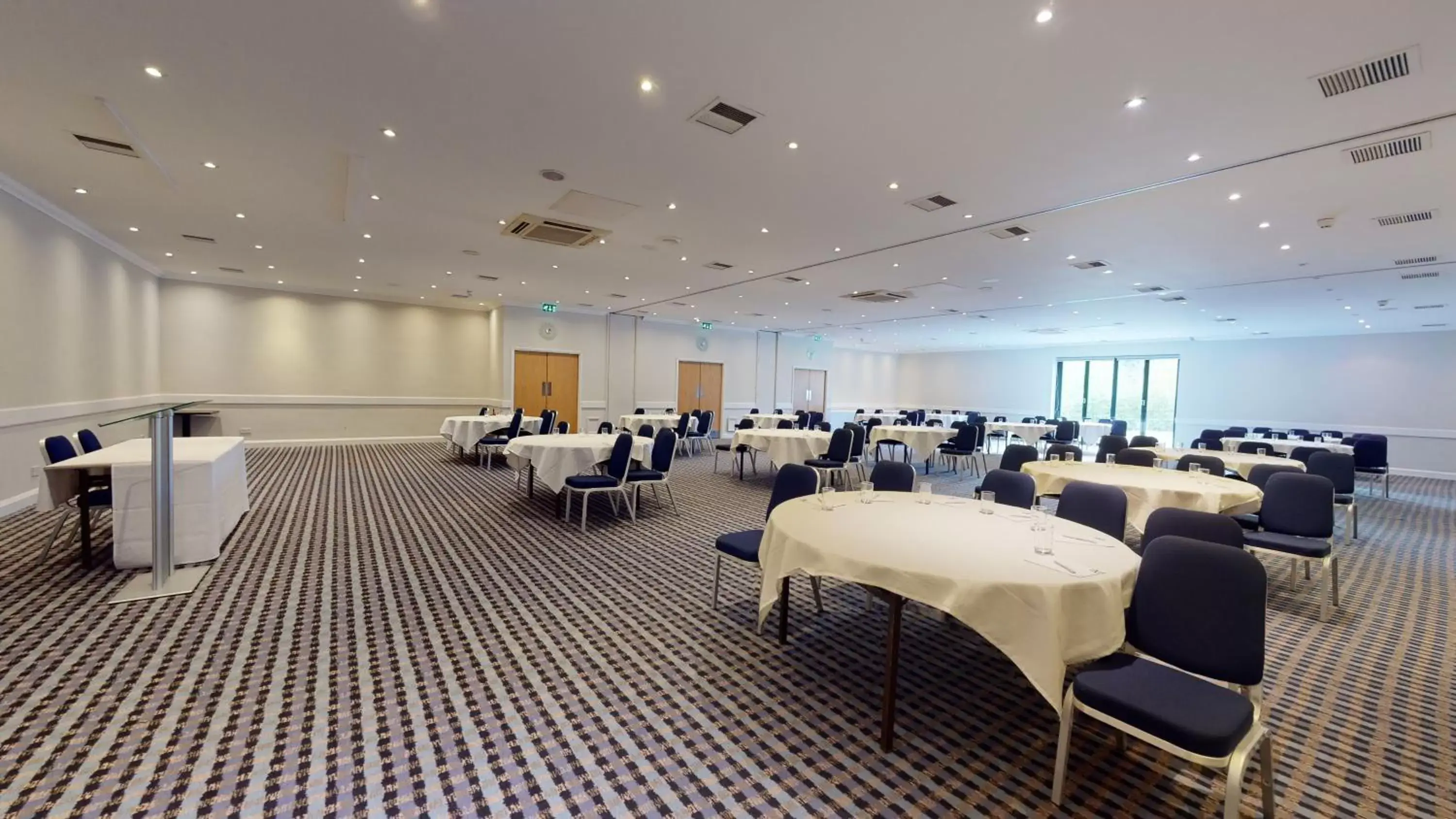 Meeting/conference room, Restaurant/Places to Eat in Holiday Inn Basildon, an IHG Hotel