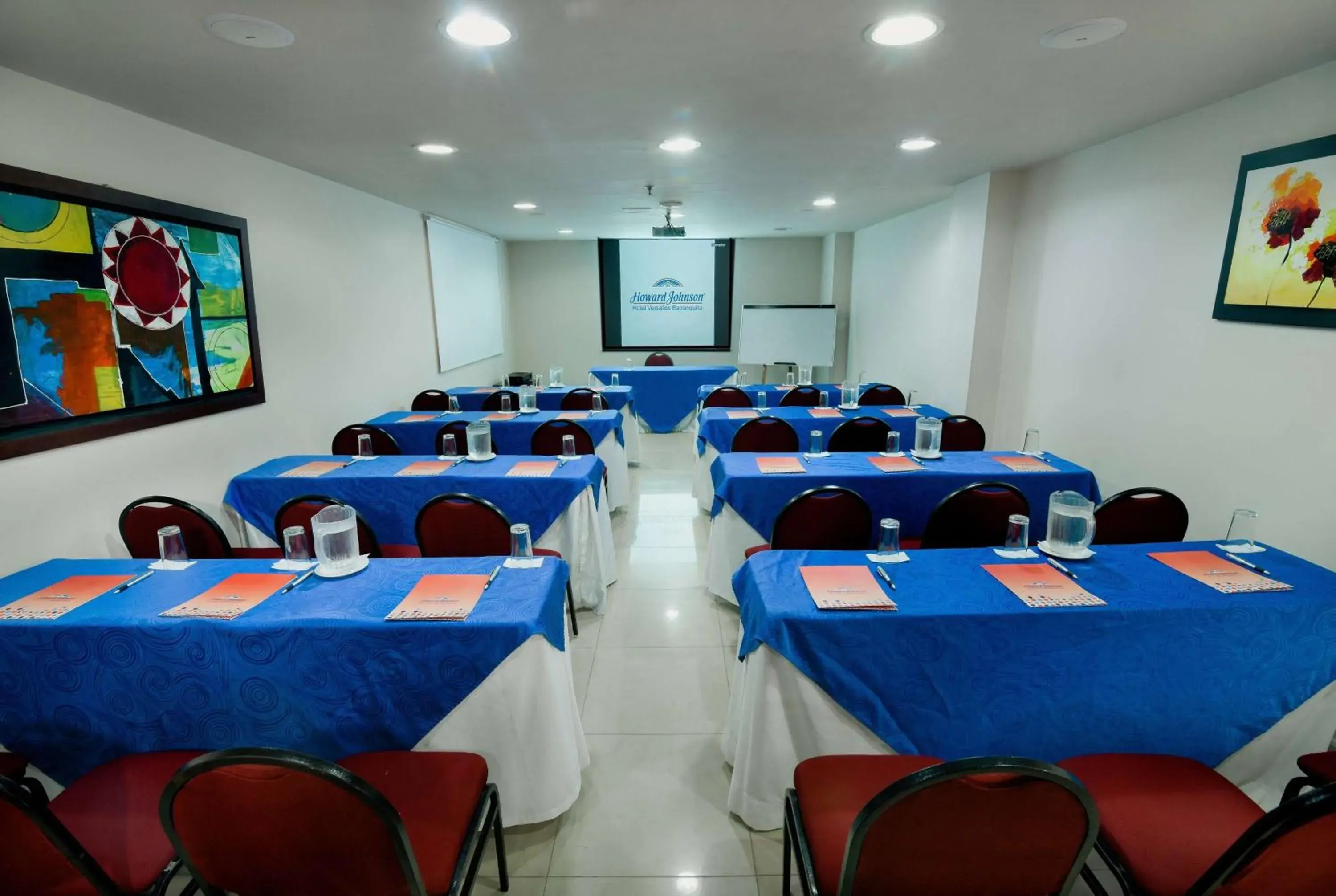 Meeting/conference room in Howard Johnson Hotel Versalles Barranquilla
