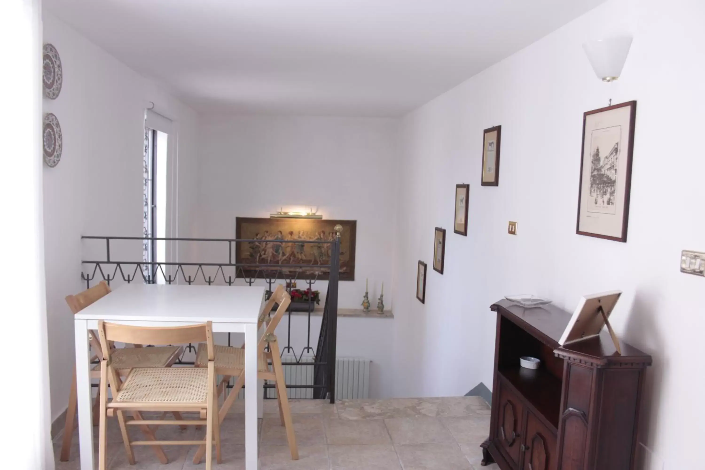 Dining Area in B&B Loft Famiglia Arezzo