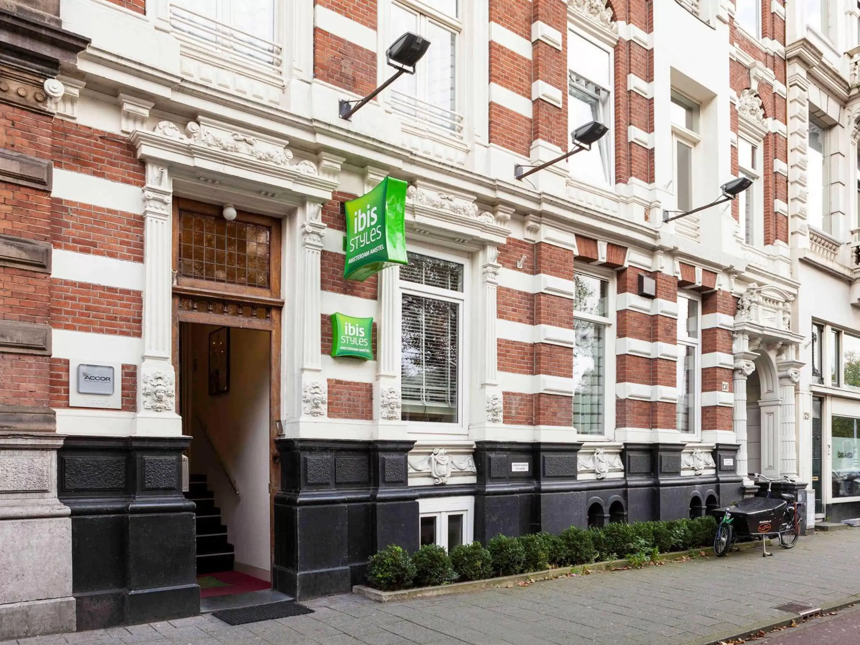 Property Building in ibis Styles Amsterdam Amstel