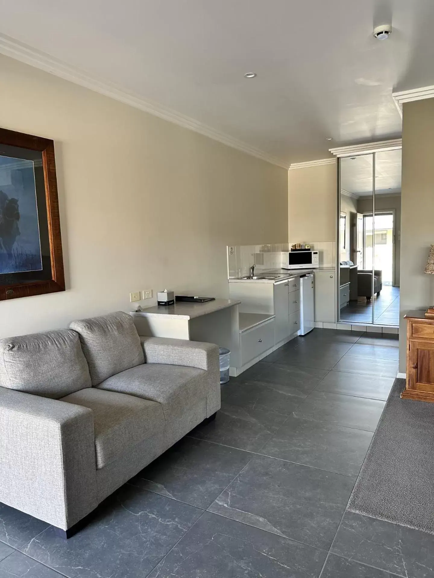 Seating Area in The Saltbush Motor Inn