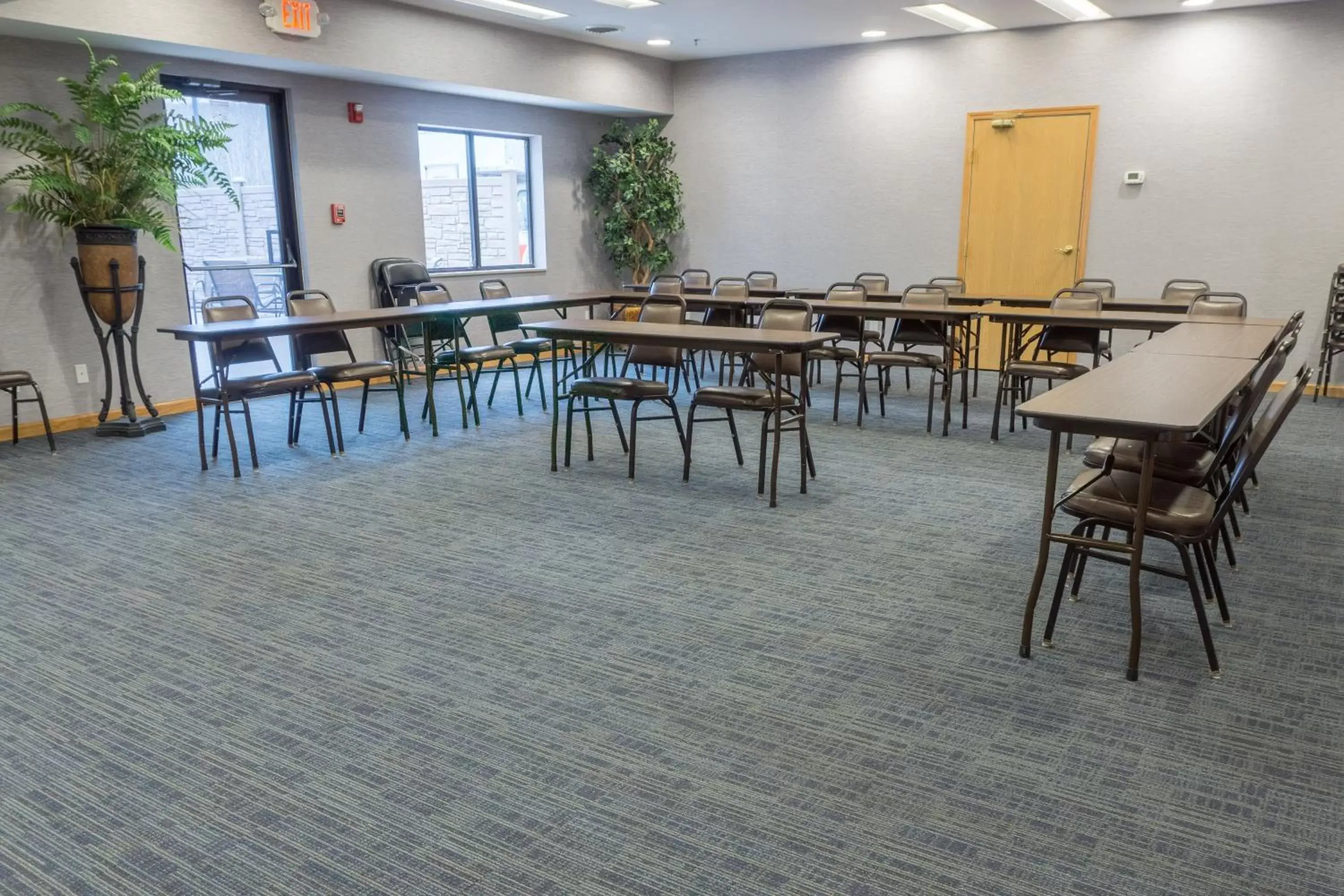 Meeting/conference room in Holiday Inn Express Winfield, an IHG Hotel