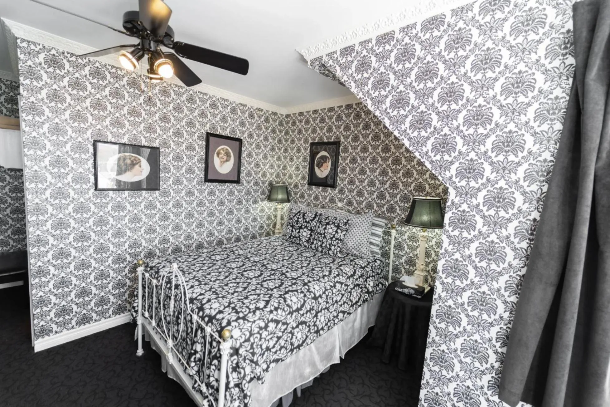 Bed in The Maple Inn