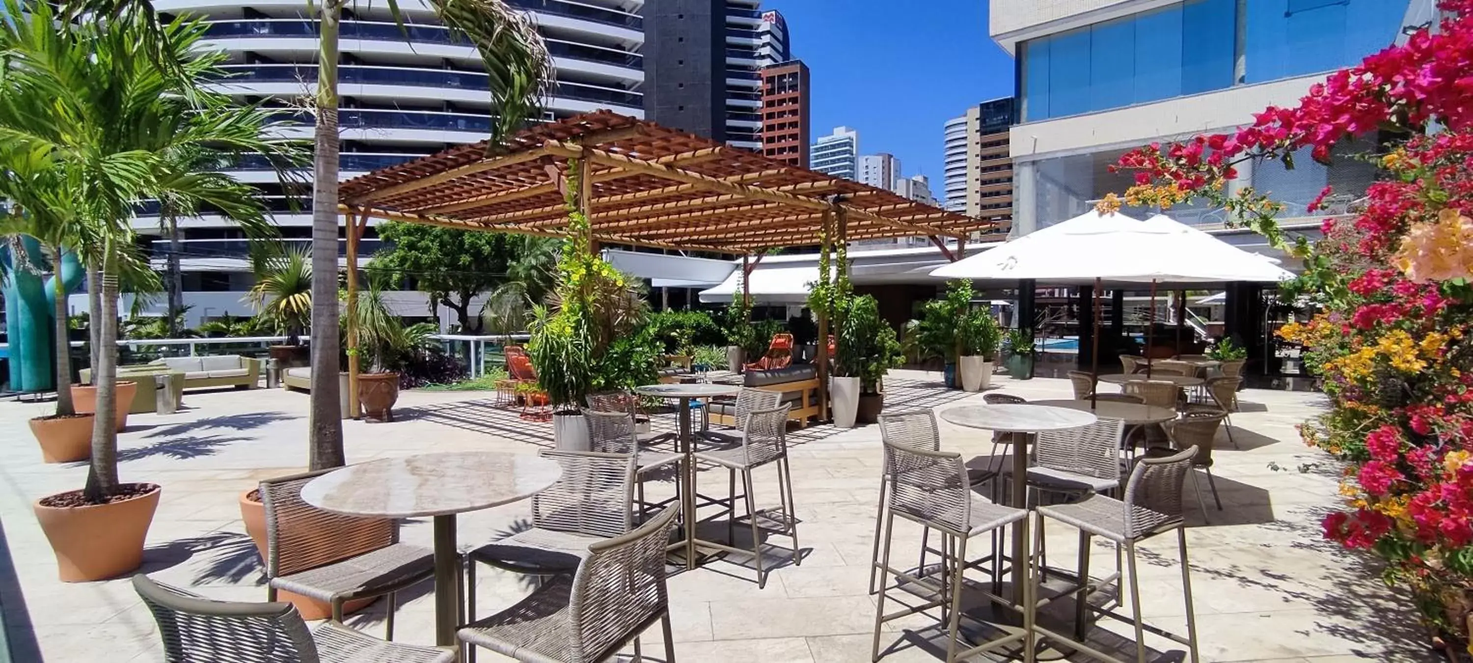 Lounge or bar, Restaurant/Places to Eat in Mareiro Hotel