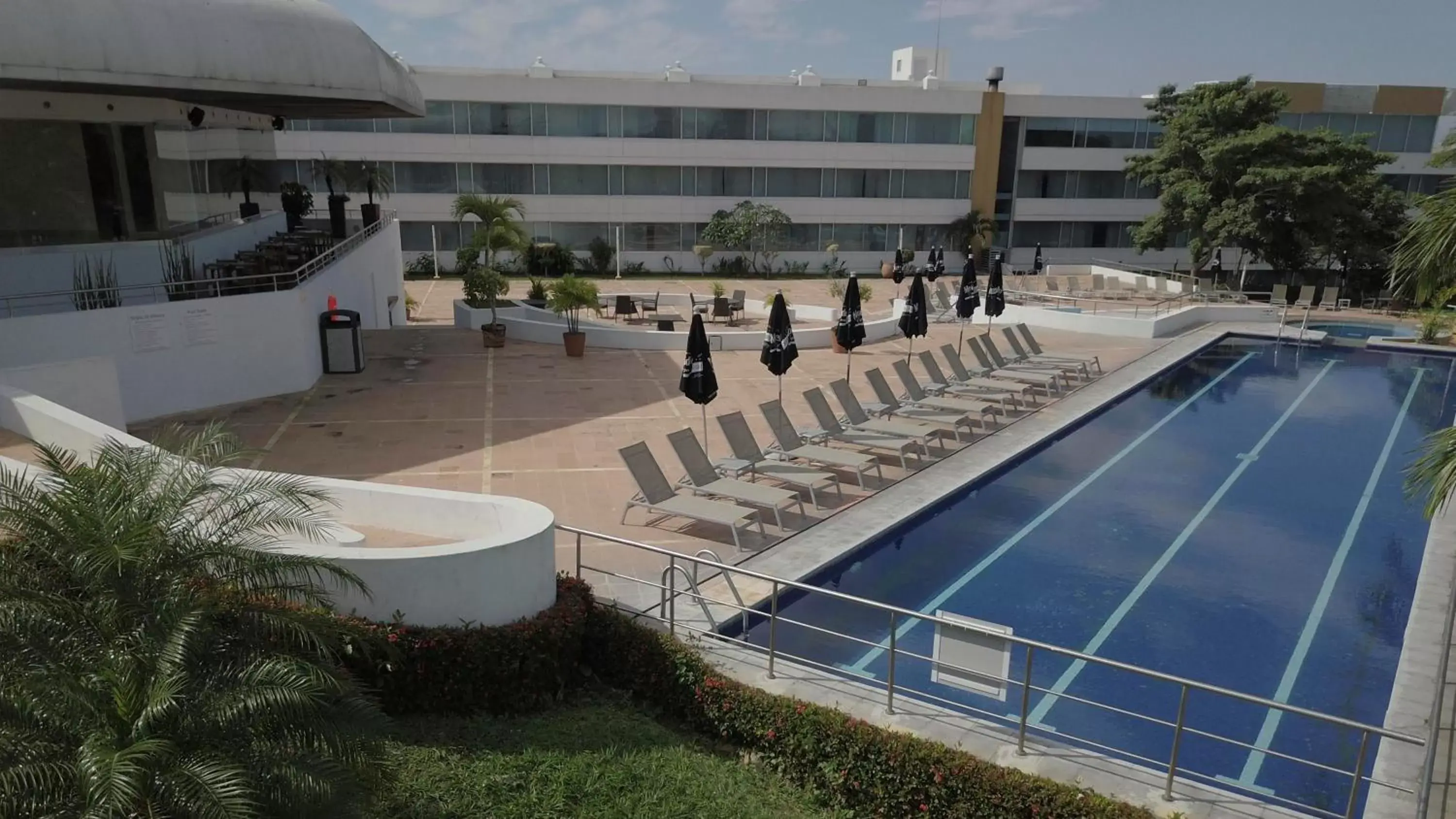 Swimming pool in Holiday Inn - Villahermosa Aeropuerto by IHG Swimming pool in Holiday Inn - Villahermosa Aeropuerto by IHG