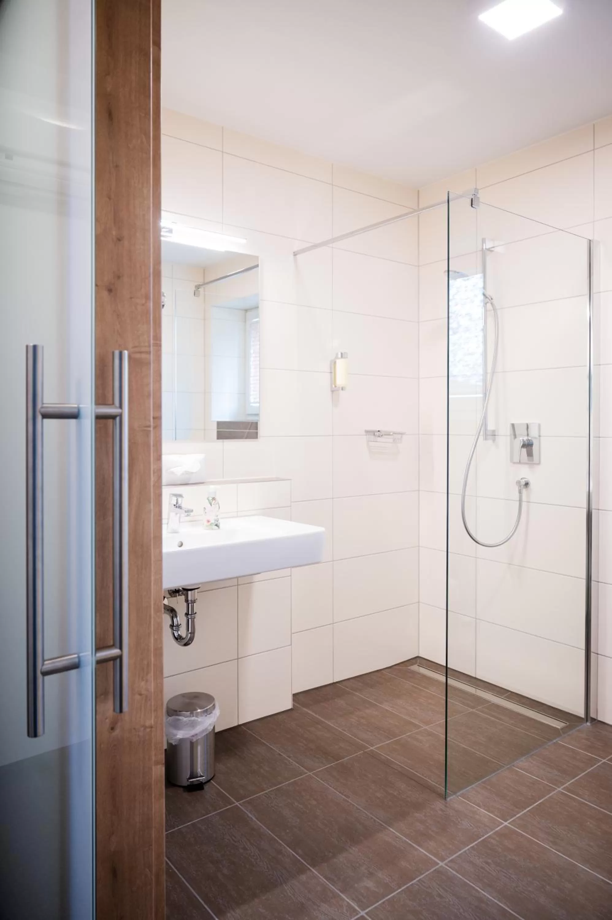 Bathroom in Vinotel Heinz J. Schwab