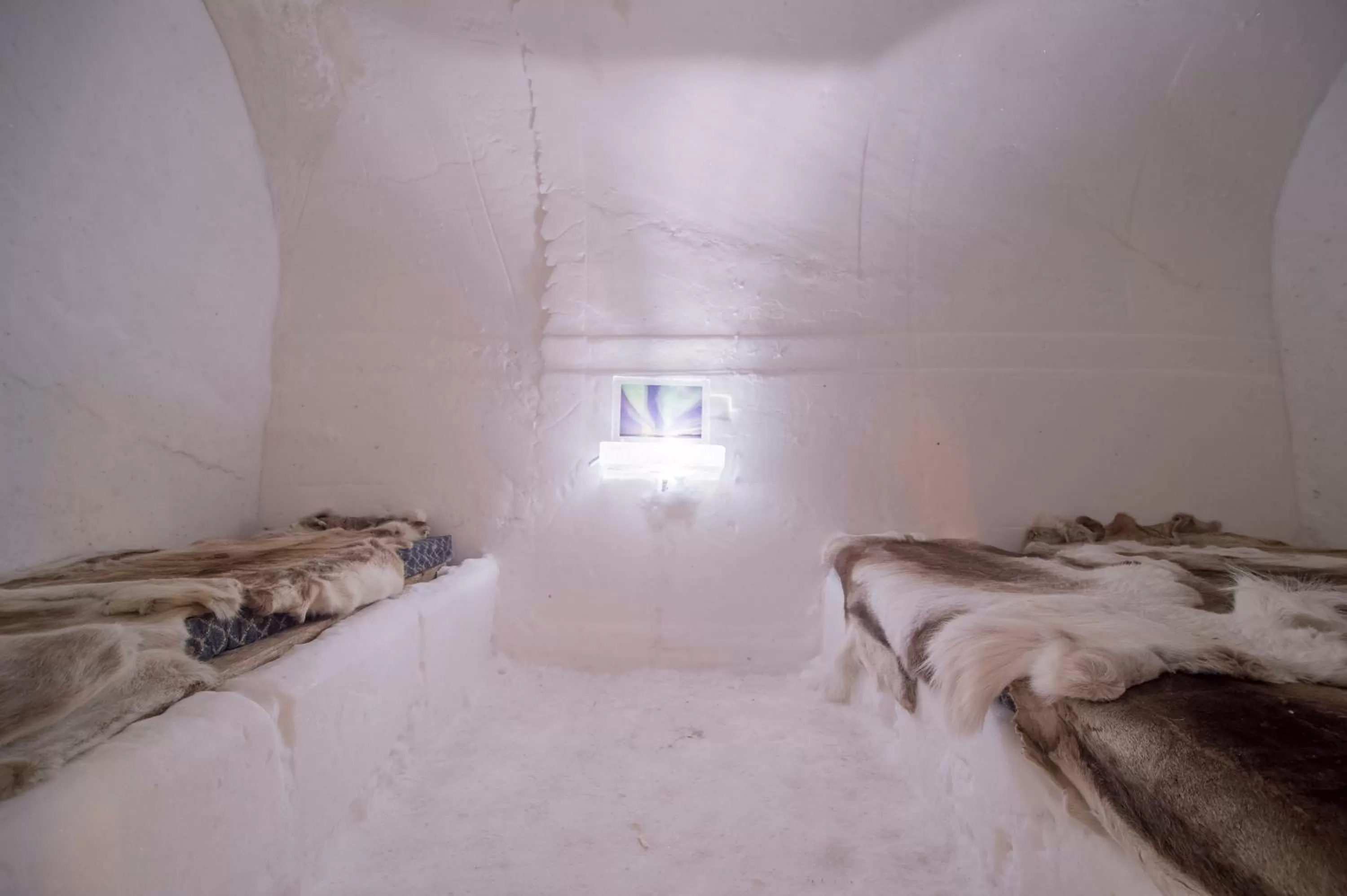 Photo of the whole room, Bed in Sorrisniva Igloo Hotel