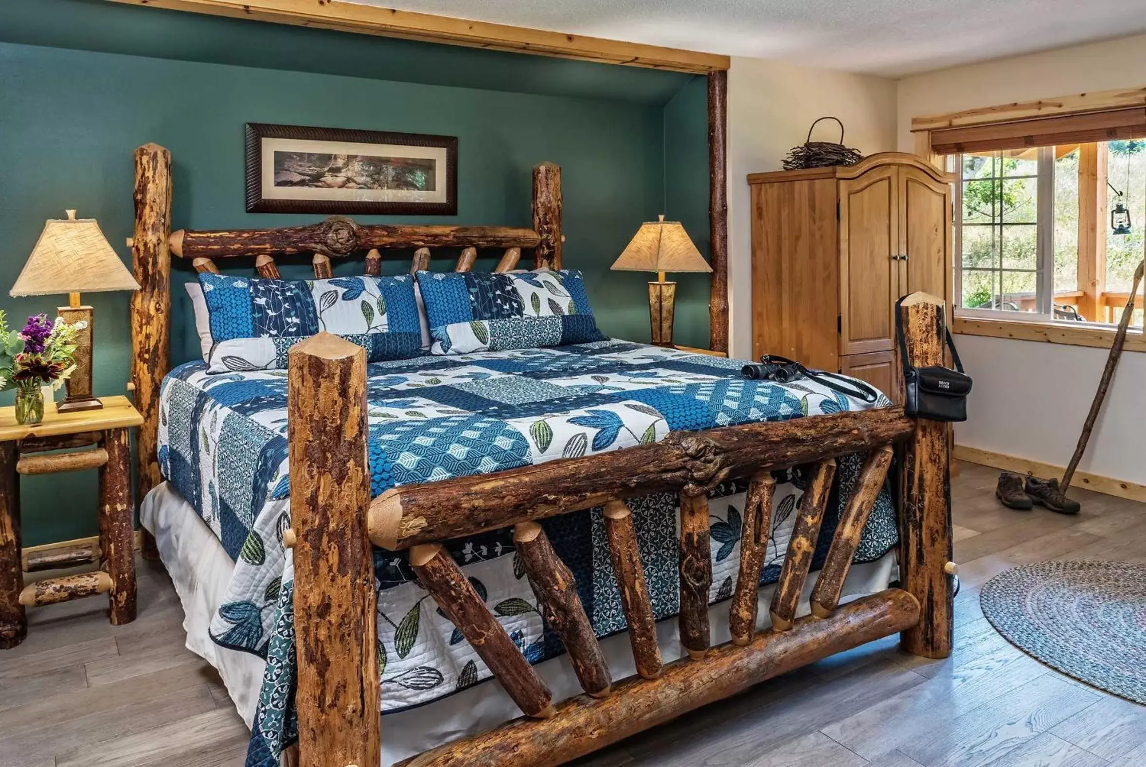 Bed in Carson Ridge Luxury Cabins