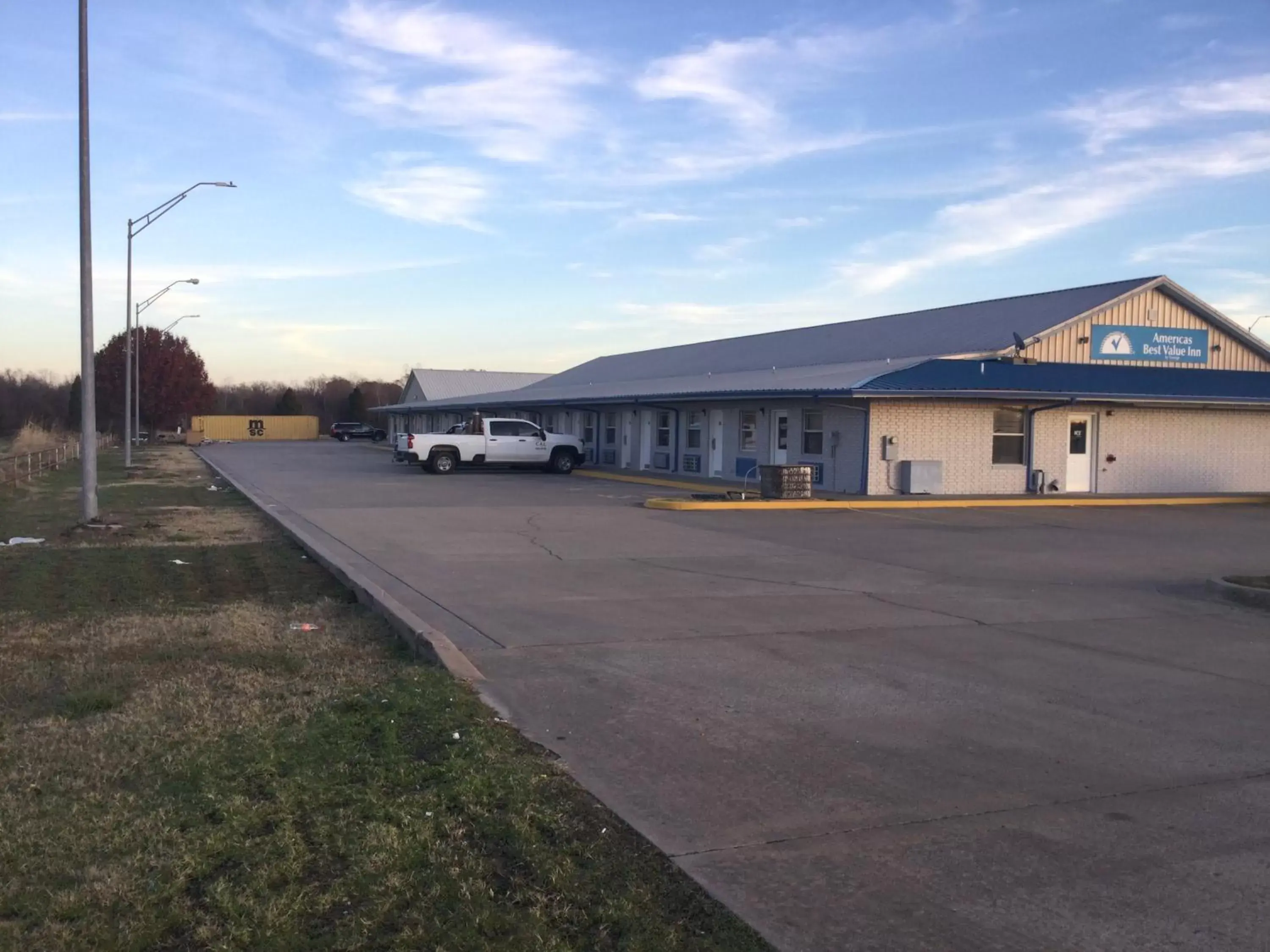 Property Building in Americas Best Value Inn Muskogee