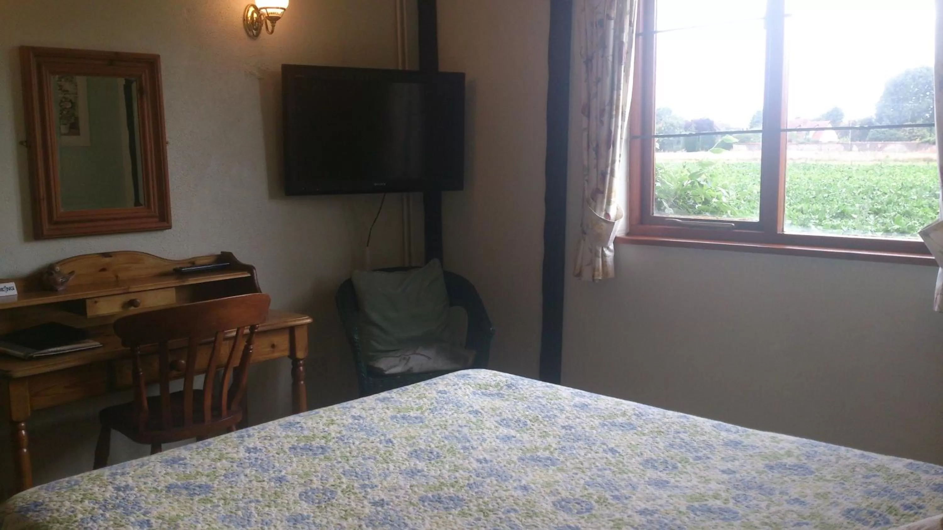 Decorative detail, Bed in Six Bells Inn