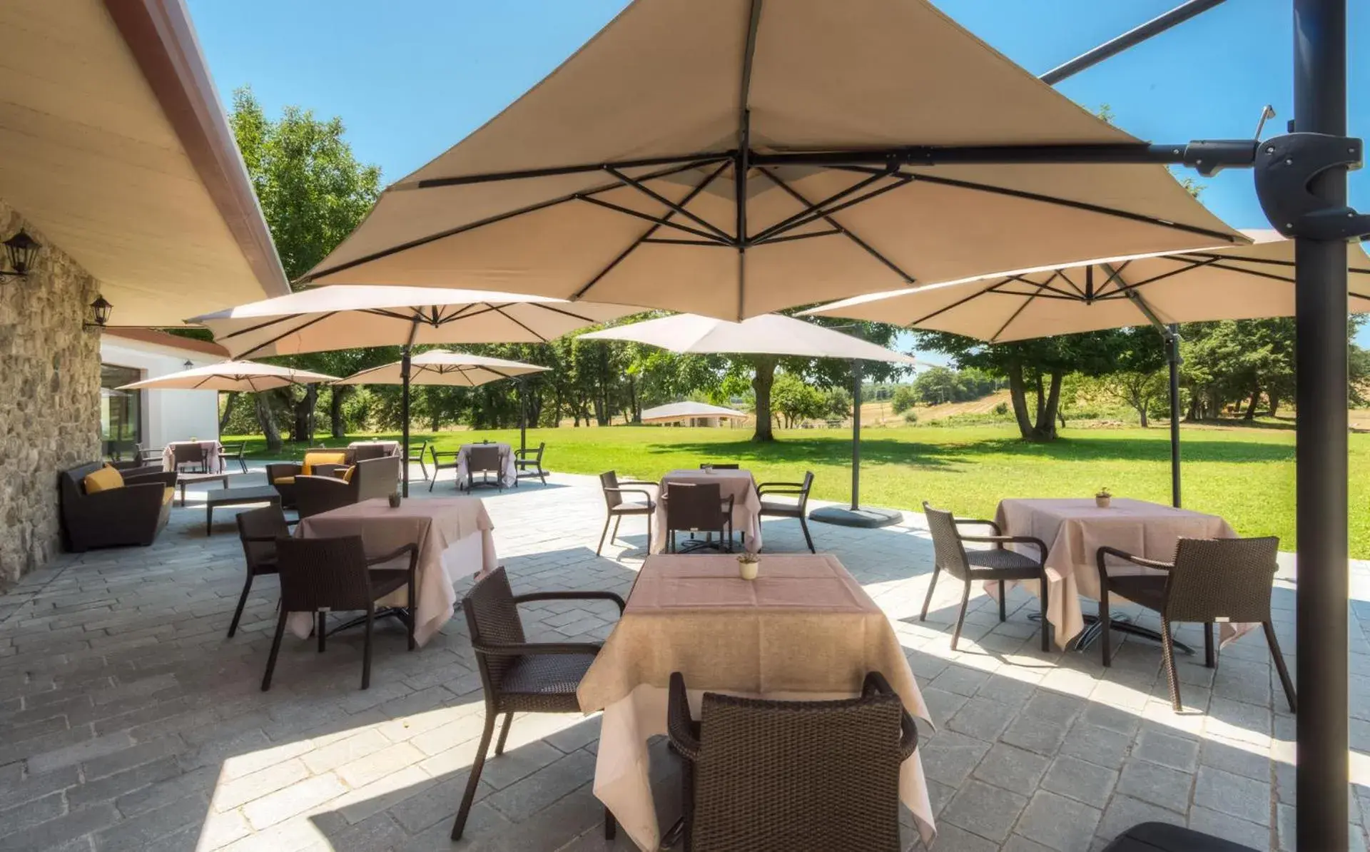 Patio, Restaurant/Places to Eat in Borgo La Chiaracia Resort & SPA