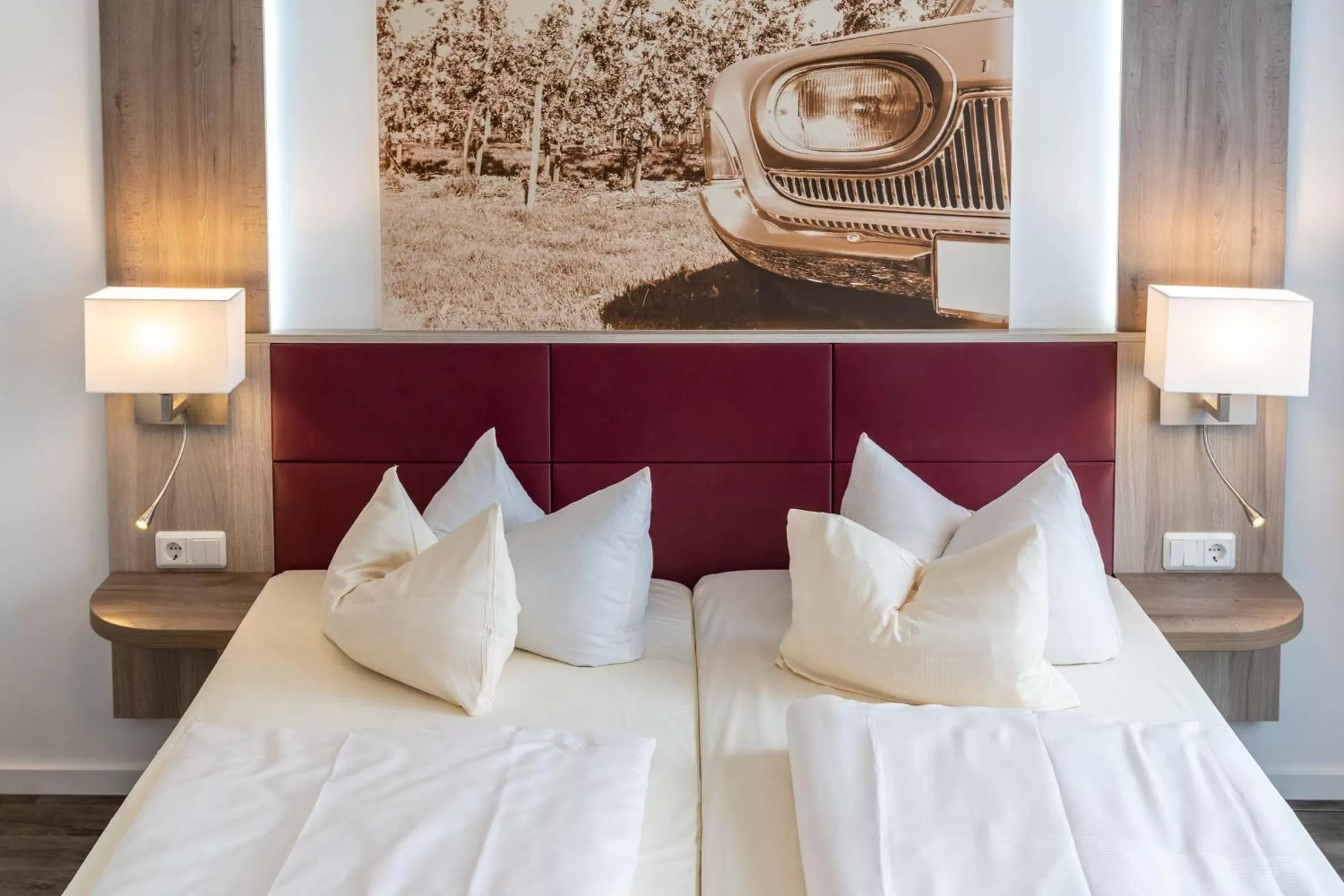 Photo of the whole room, Bed in Frommanns Landhotel