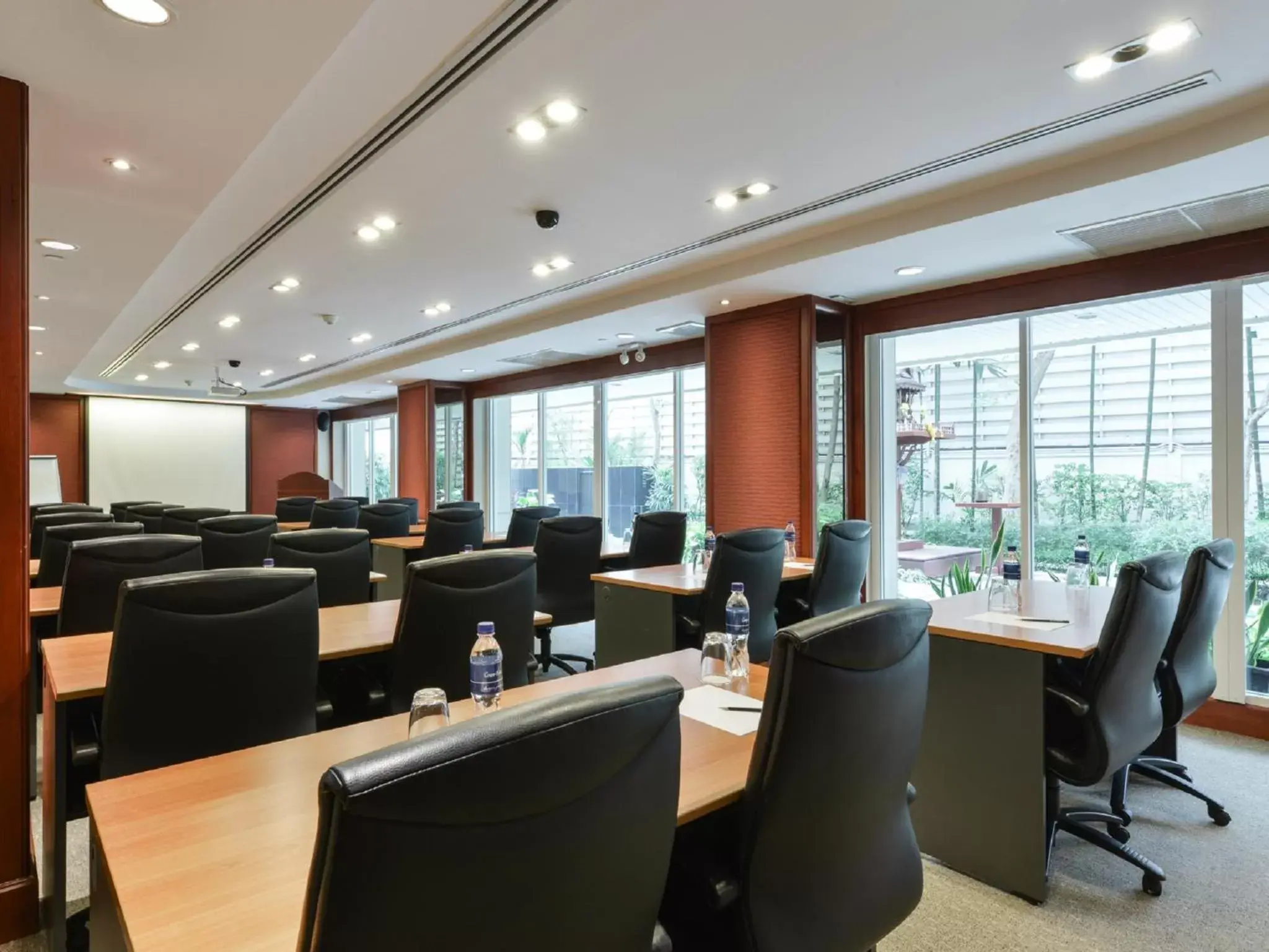 Meeting/conference room, Lounge/Bar in Centre Point Sukhumvit Thong-Lo