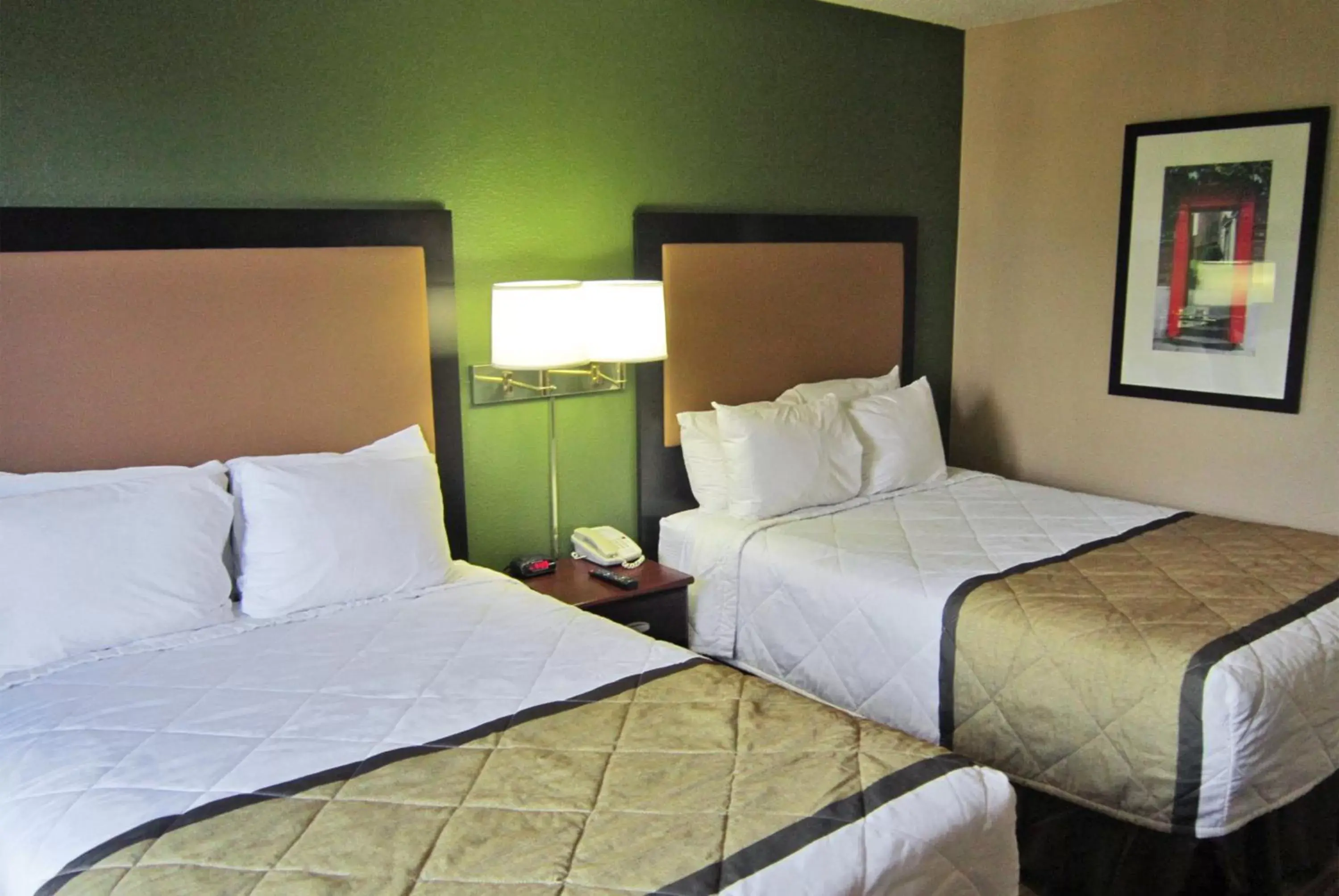 Bed in Extended Stay America Suites - Fresno - North