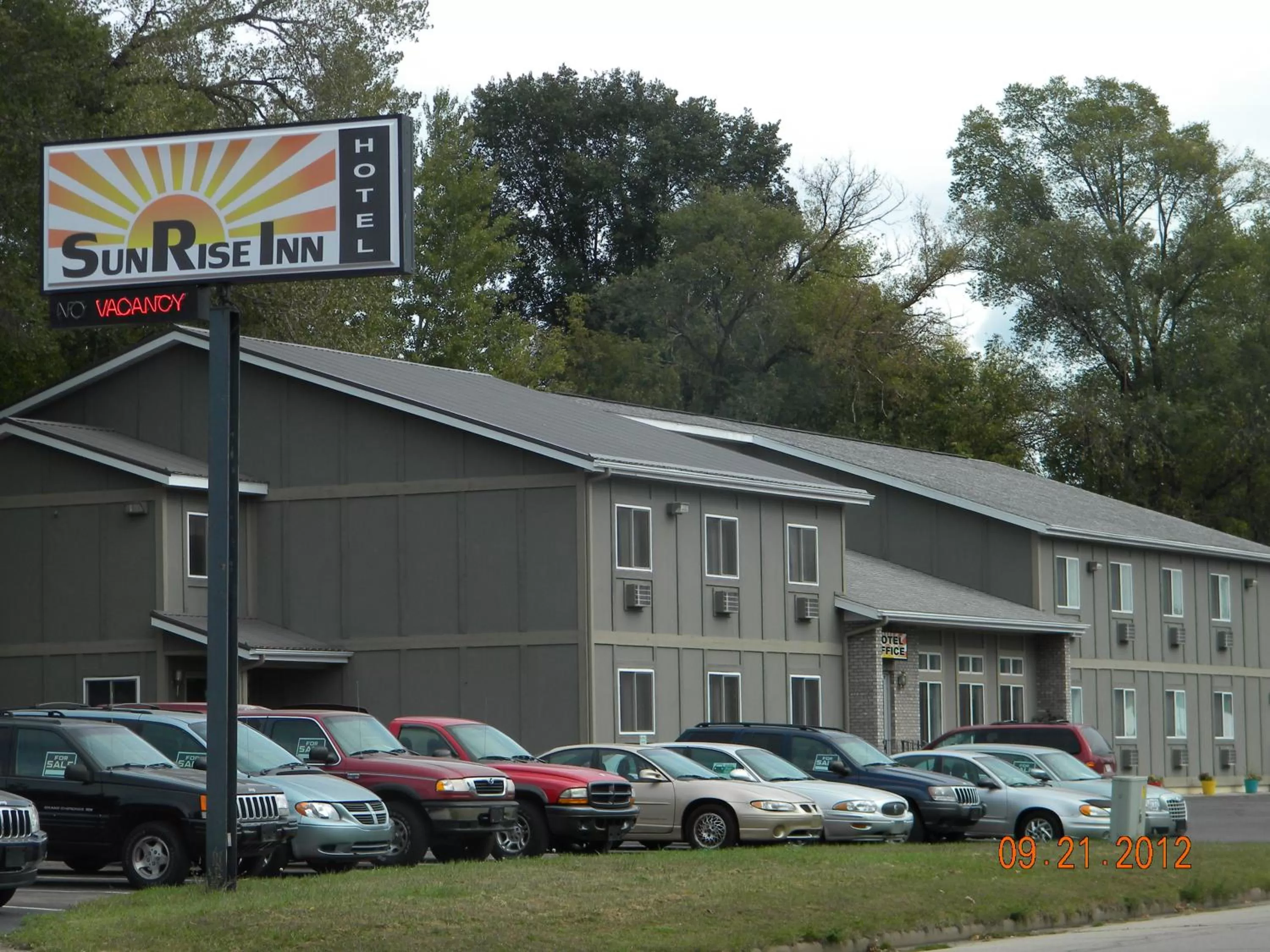 Property building in SunRise Inn Hotel