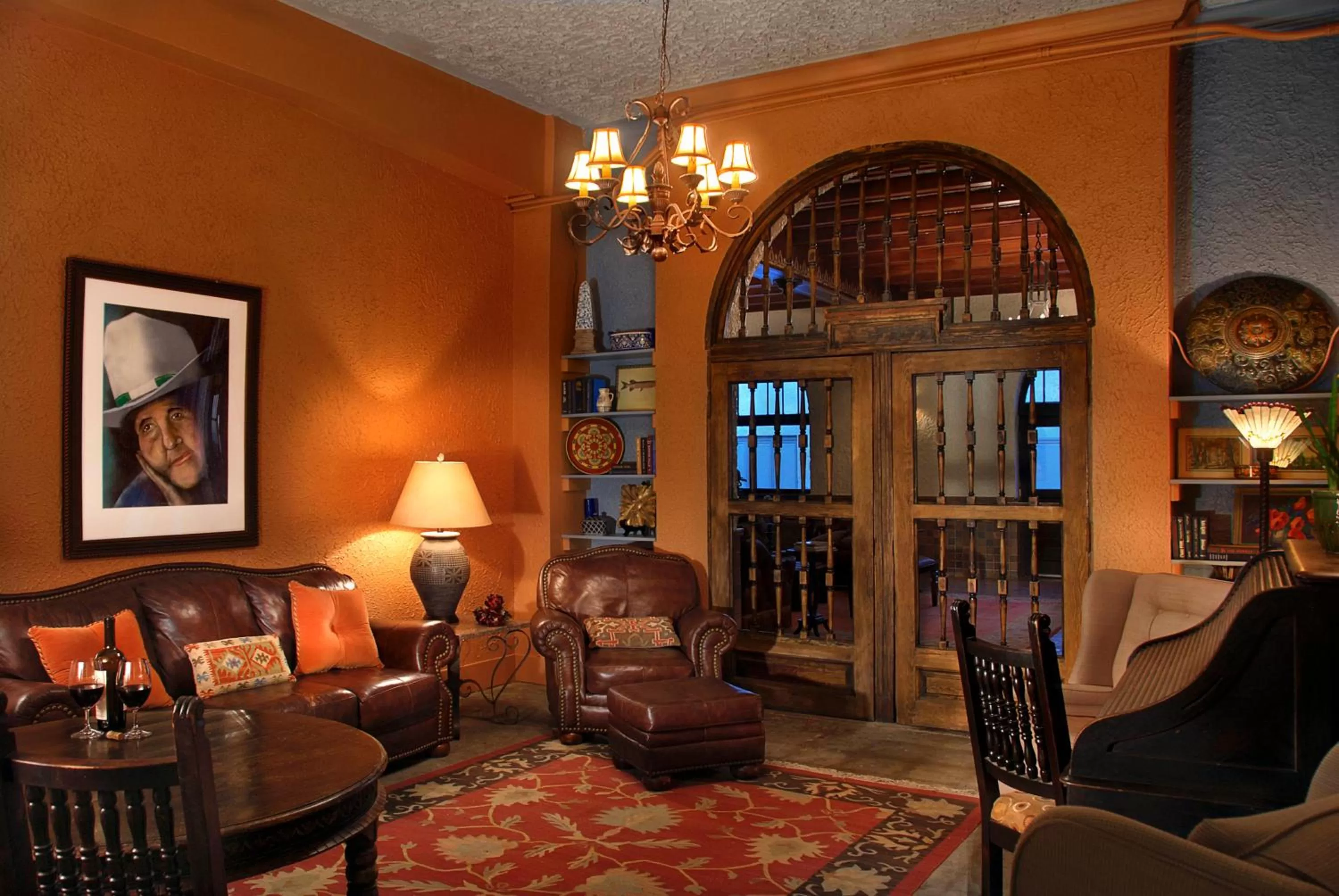 Communal lounge/ TV room in The Holland Hotel