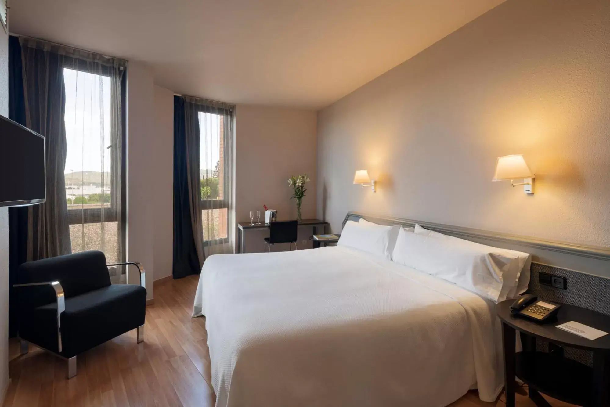 Photo of the whole room, Bed in Ciutat de Granollers