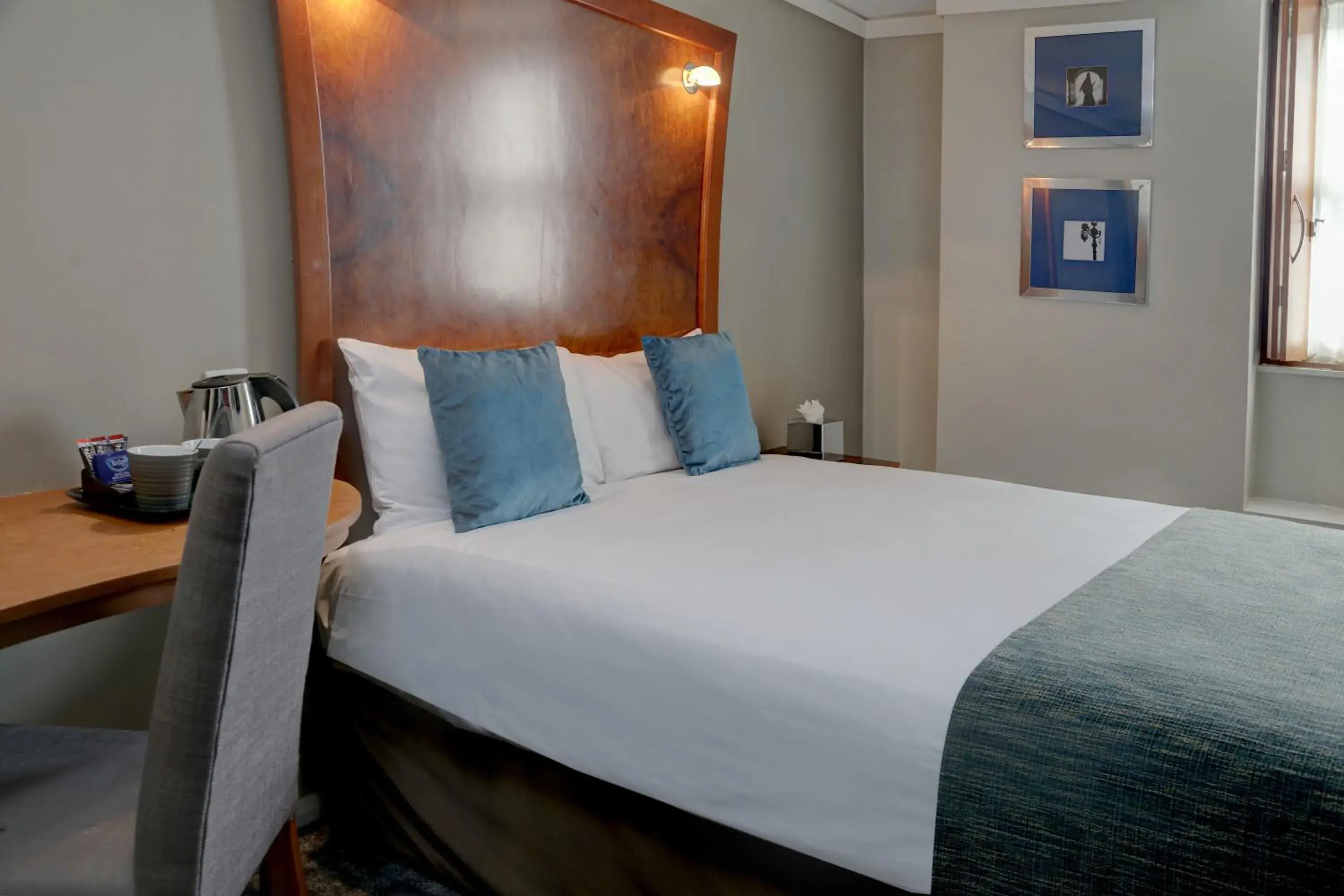 Bed in Corus Hyde Park Hotel