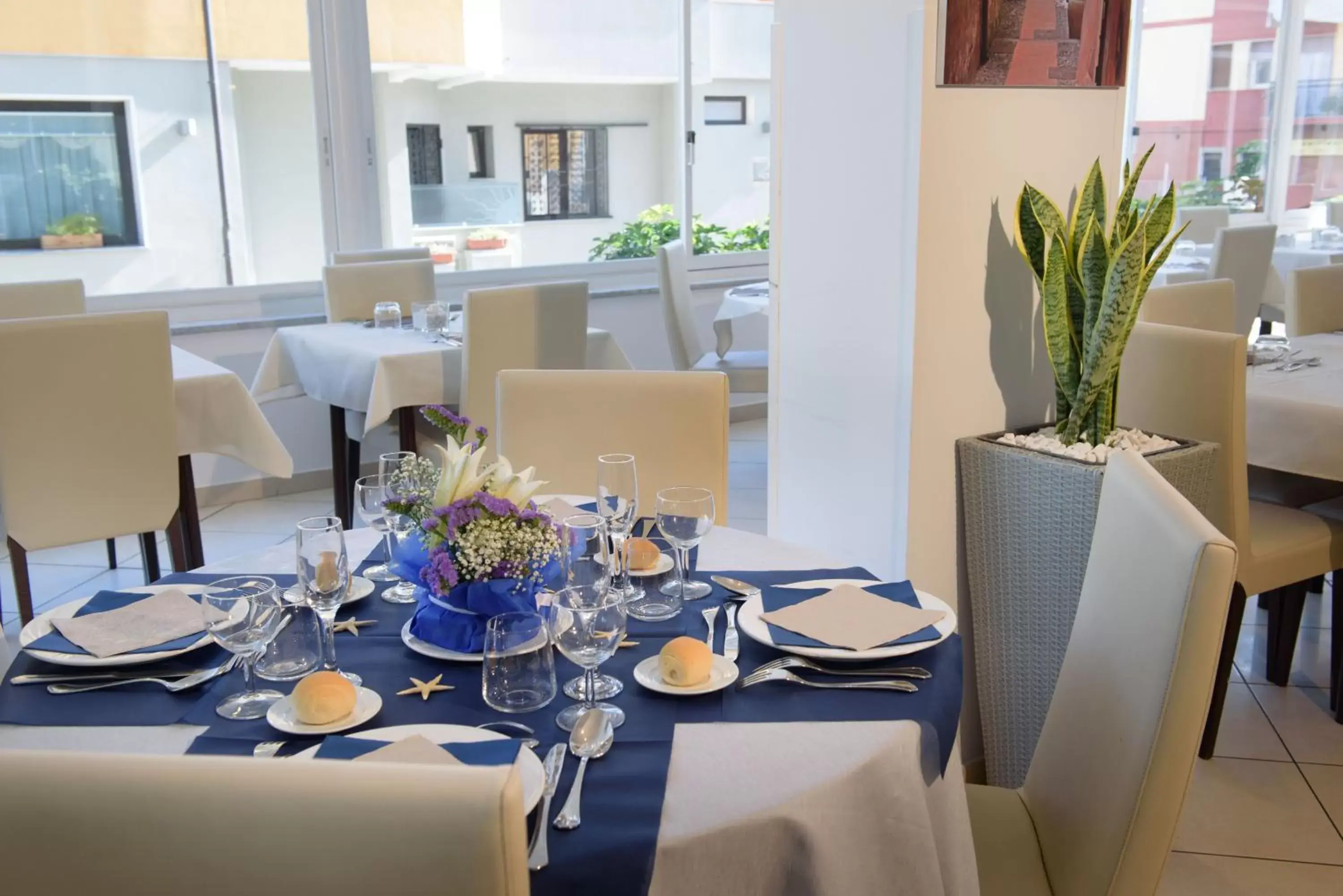 Restaurant/Places to Eat in Hotel Ristorante La Marina Mhotelsgroup