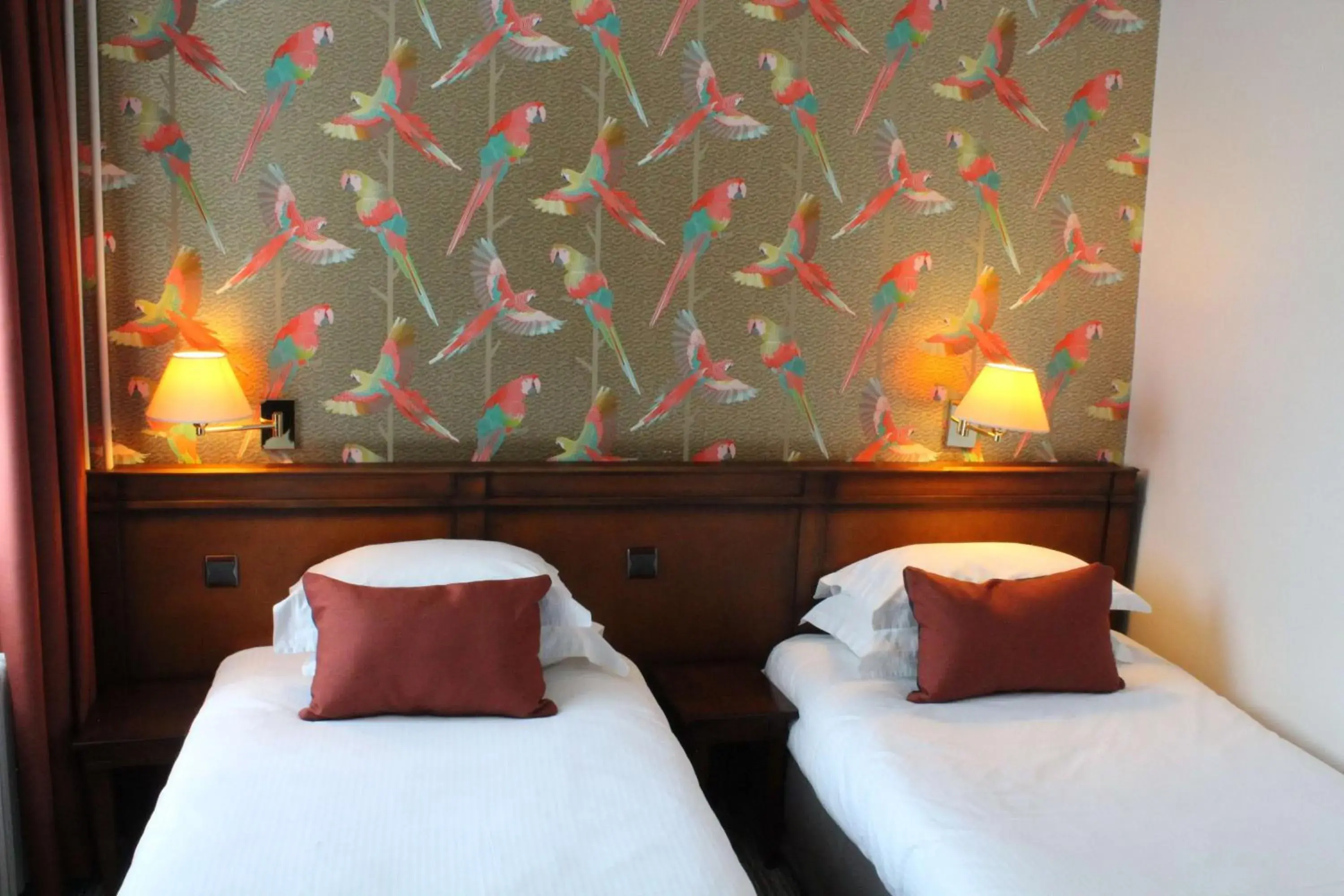 Photo of the whole room, Bed in Best Western de Diane Photo of the whole room, Bed in Best Western de Diane