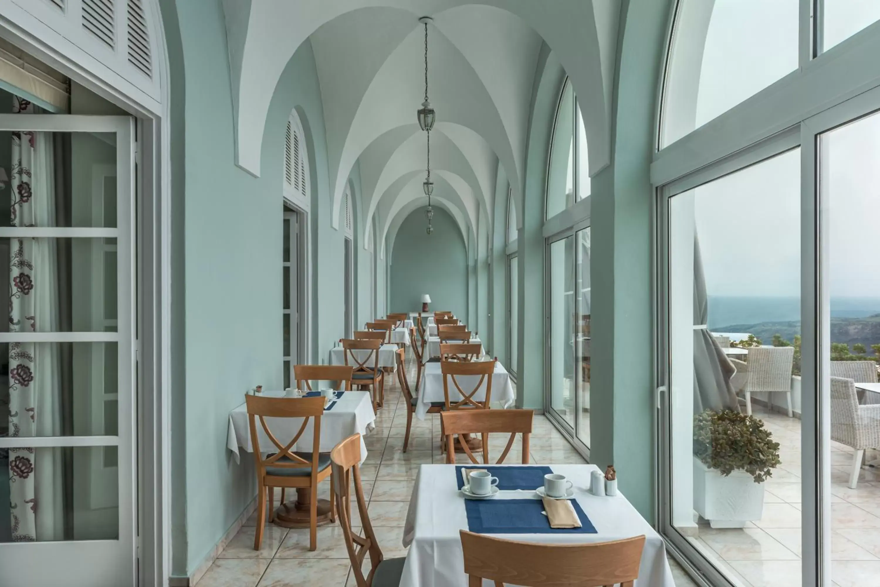 Balcony/Terrace, Restaurant/Places to Eat in Atlantis Hotel